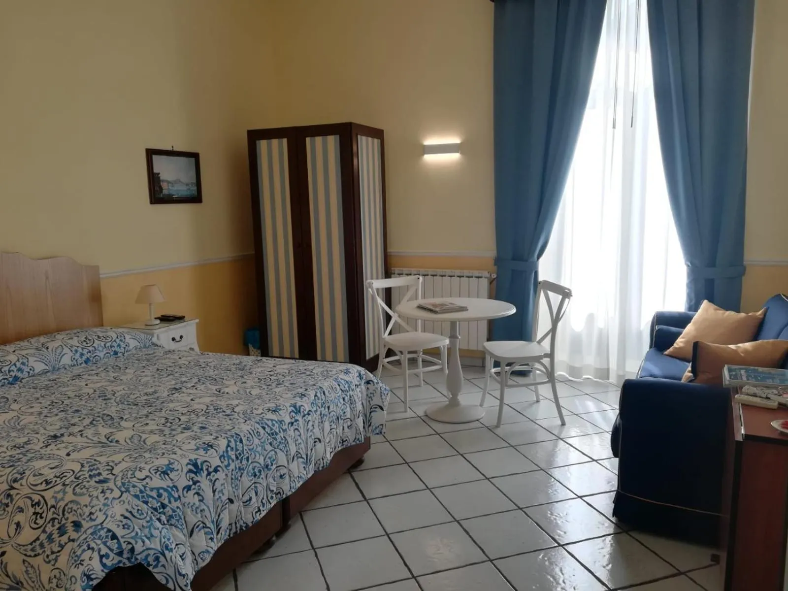 Photo of the whole room, Bed in Santa Lucia 50