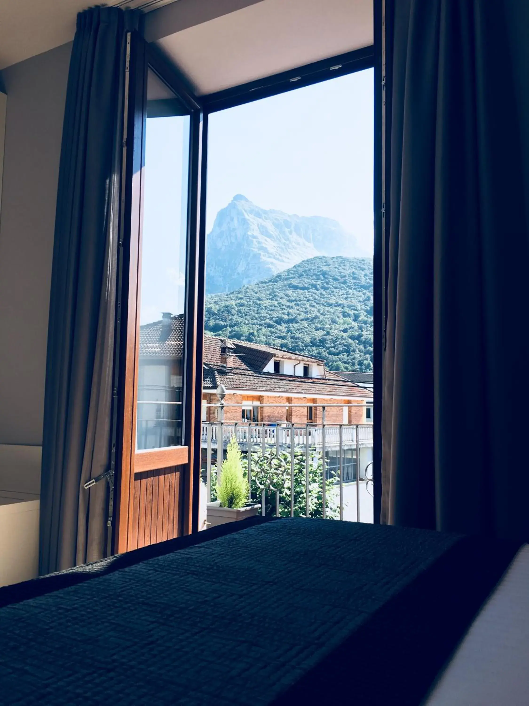 King Room with Balcony in Hotel Río Asón King Room with Balcony in Hotel Río Asón