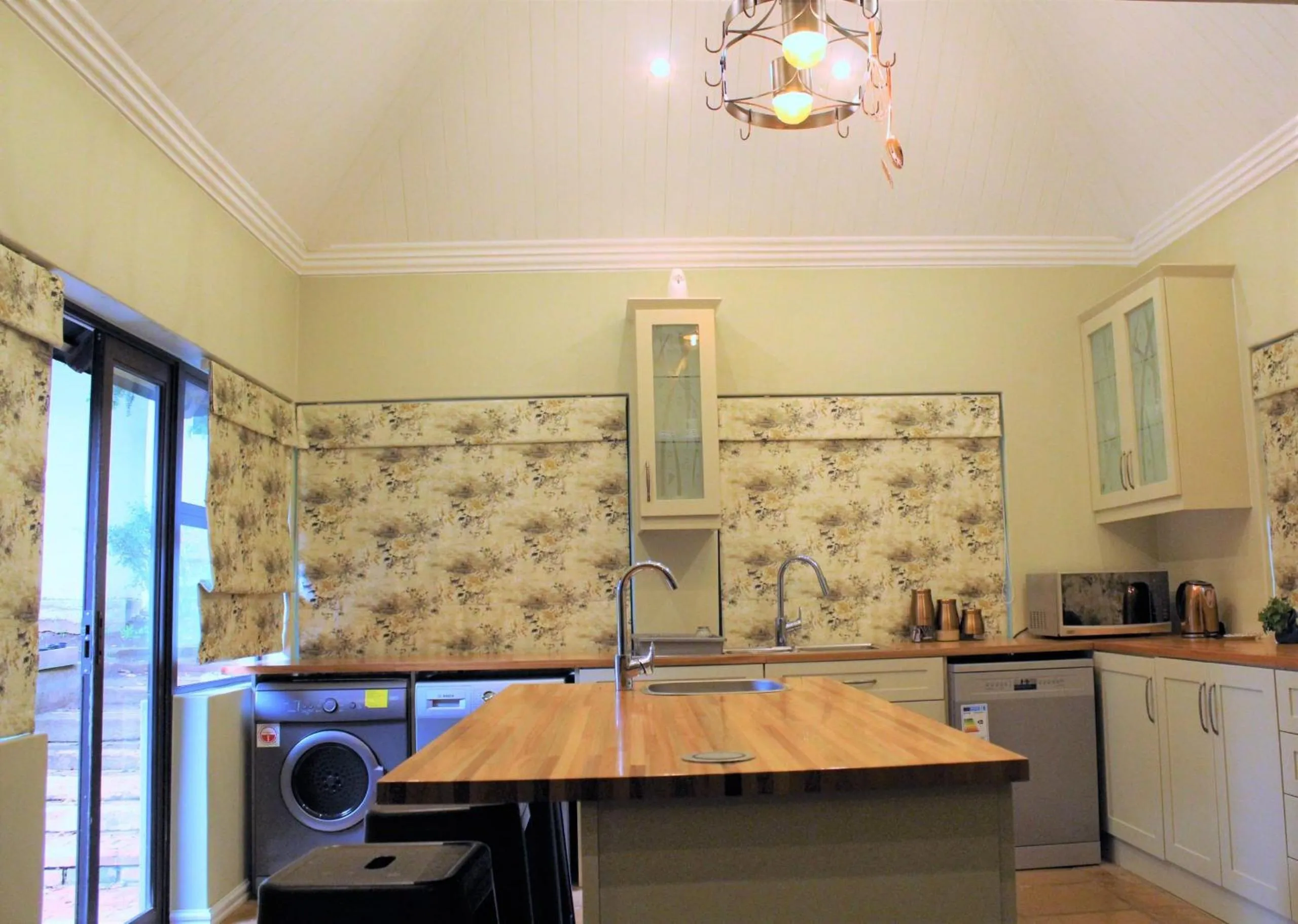 Kitchen or kitchenette in Mount Shekinah Country Hotel