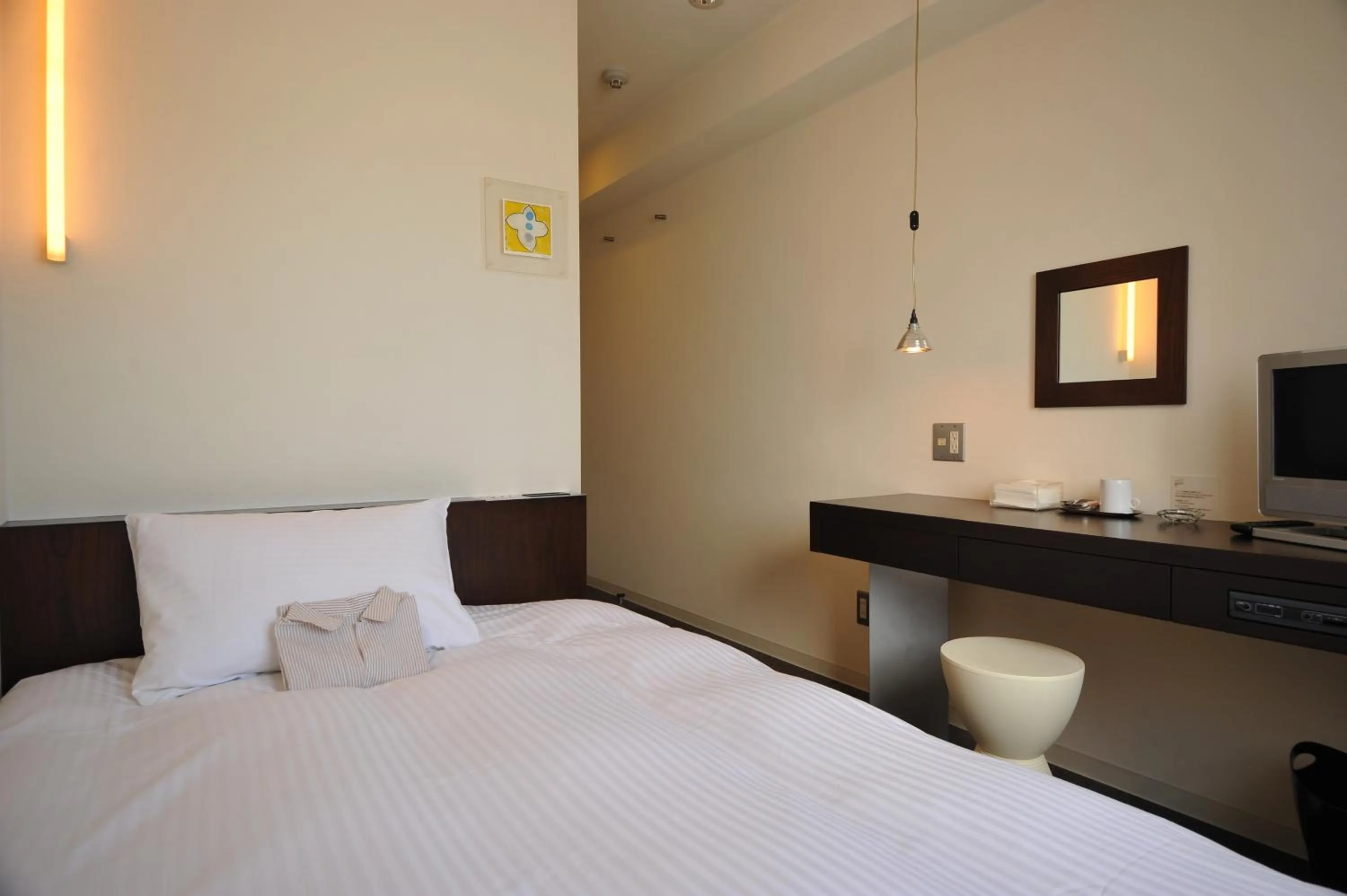 Photo of the whole room, Bed in 7 Days Hotel Plus