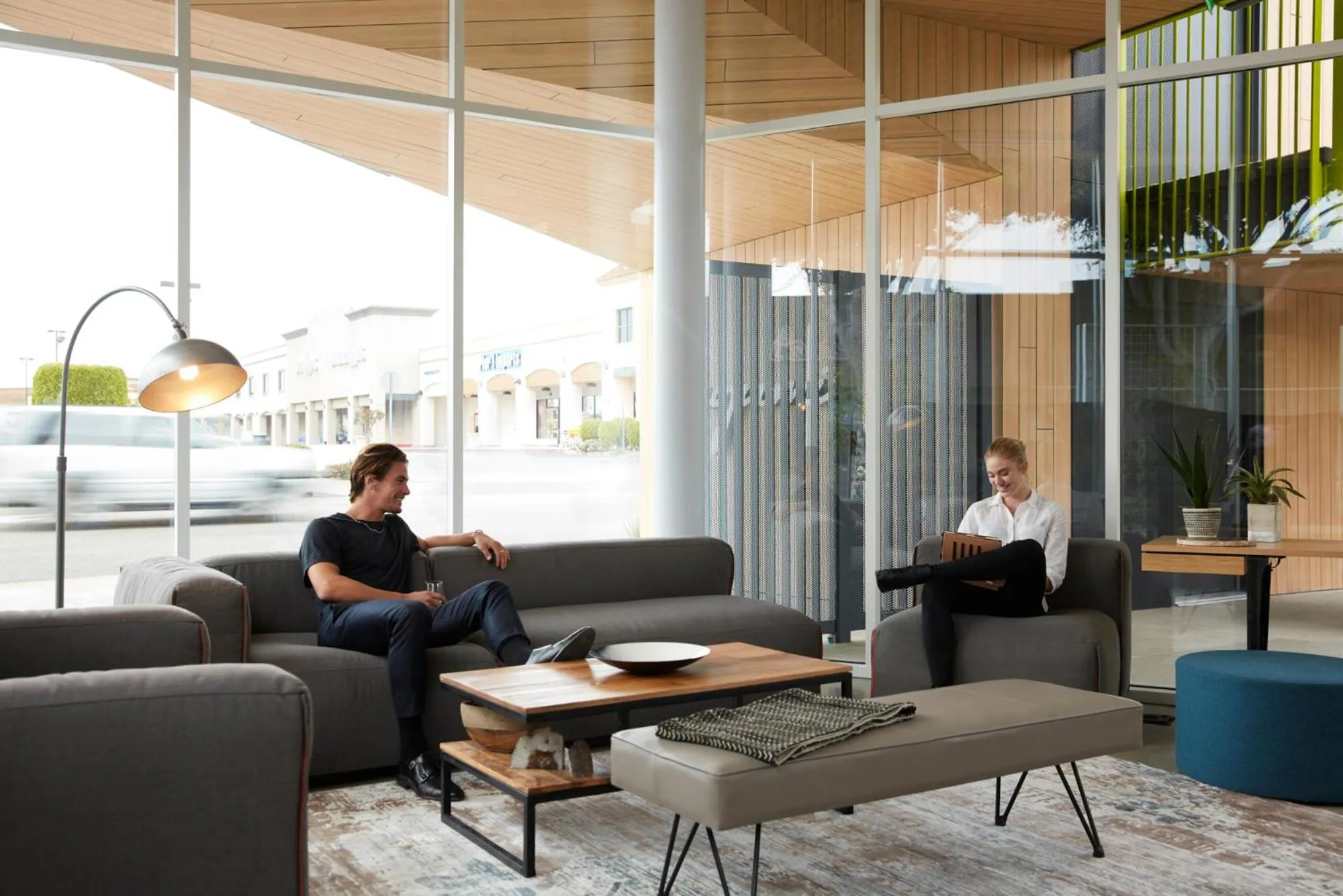 Communal lounge/ TV room in Mayumi