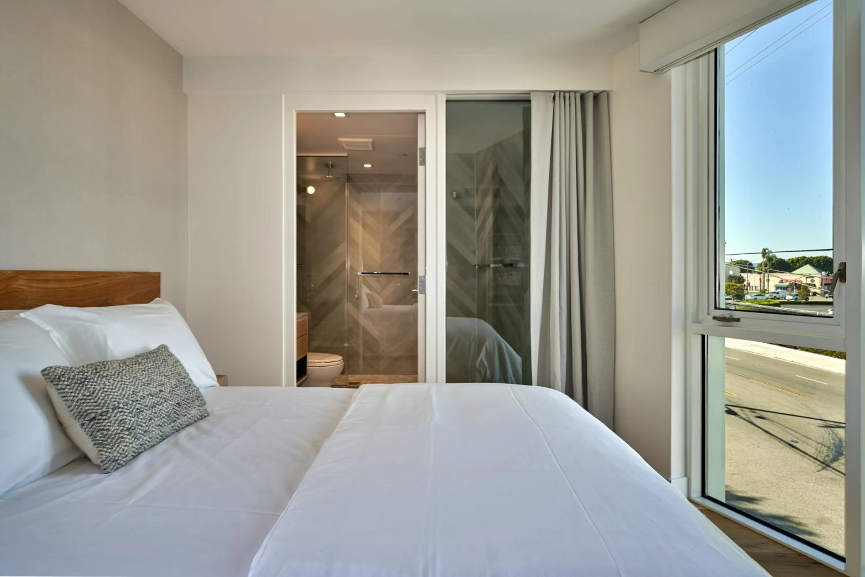 Shower, Bed in Mayumi