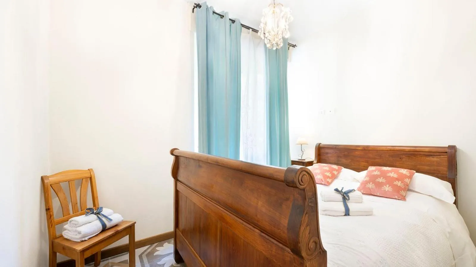 Bed in Residence Briona