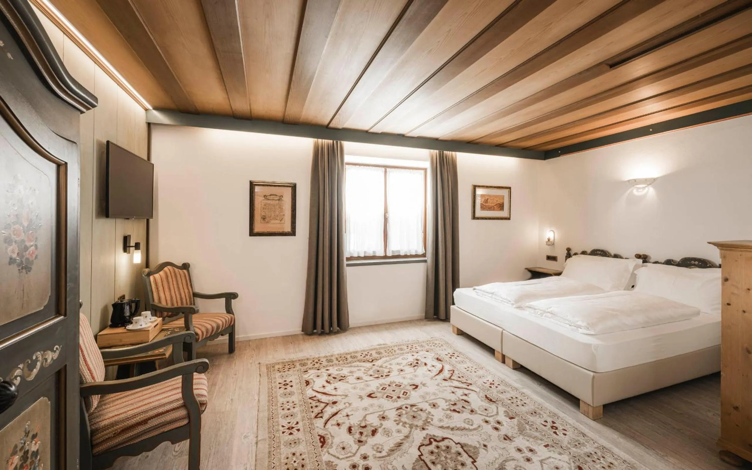 Photo of the whole room, Bed in Hotel Cavallino D'Oro Bed&Breakfast