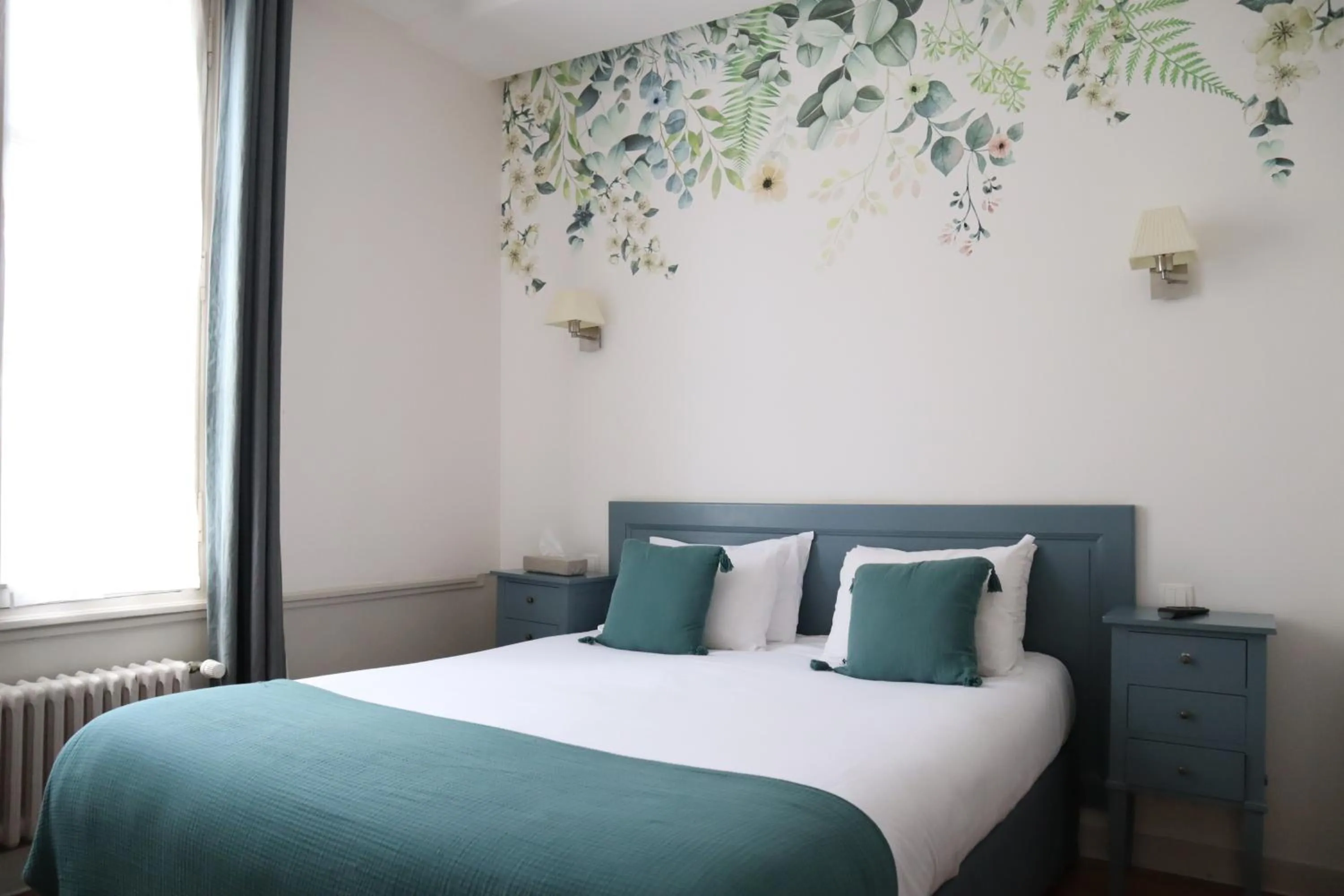 Bedroom, Bed in Hôtel de Biencourt