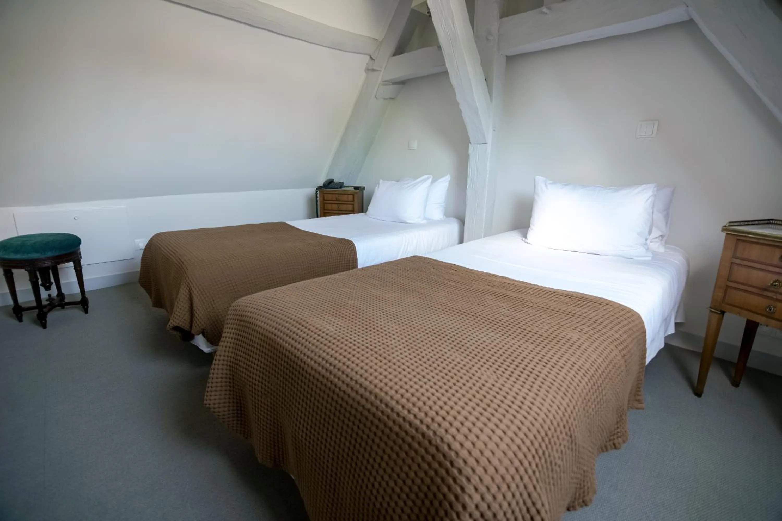 Bedroom, Bed in Hôtel de Biencourt