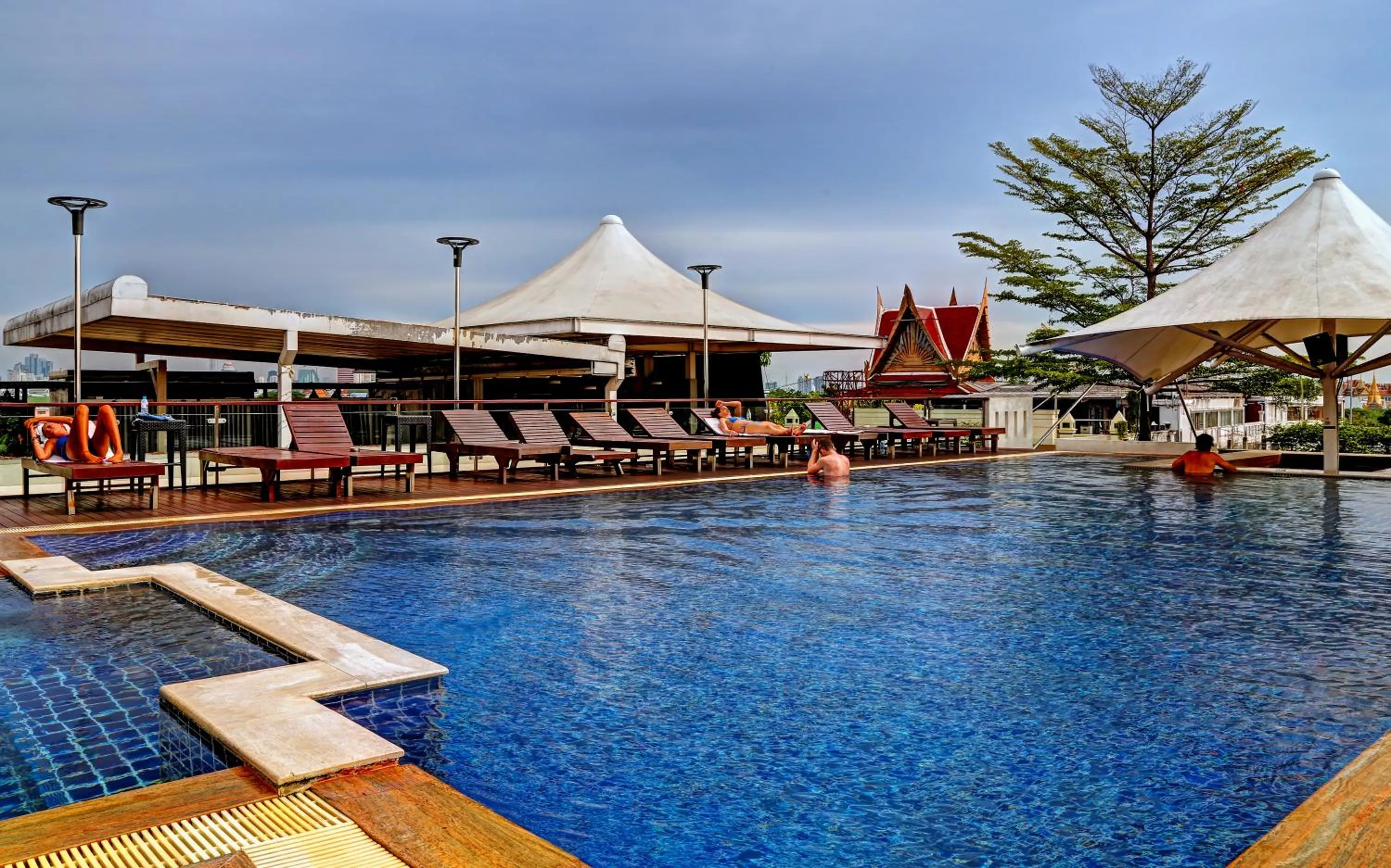 Swimming pool in Dang Derm Khaosan