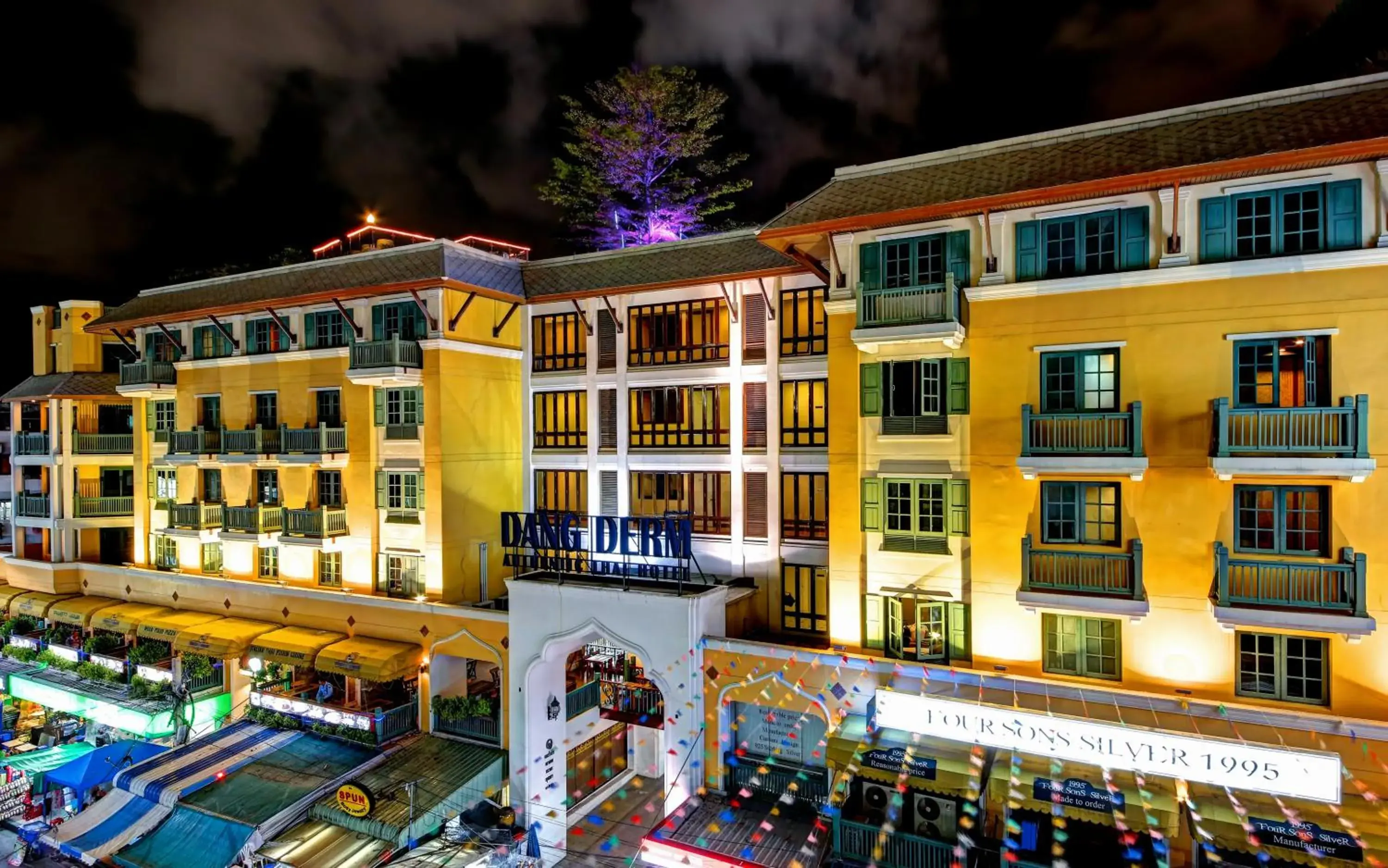 Property building in Dang Derm Khaosan Property building in Dang Derm Khaosan