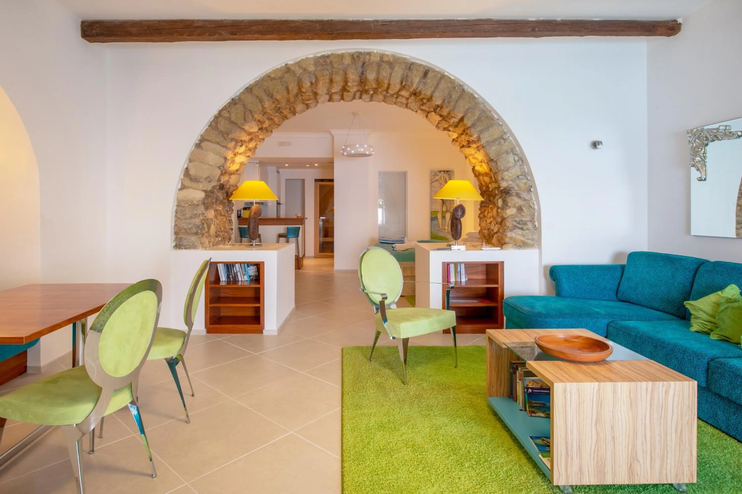 Seating area in Piccolo Grand Hotel