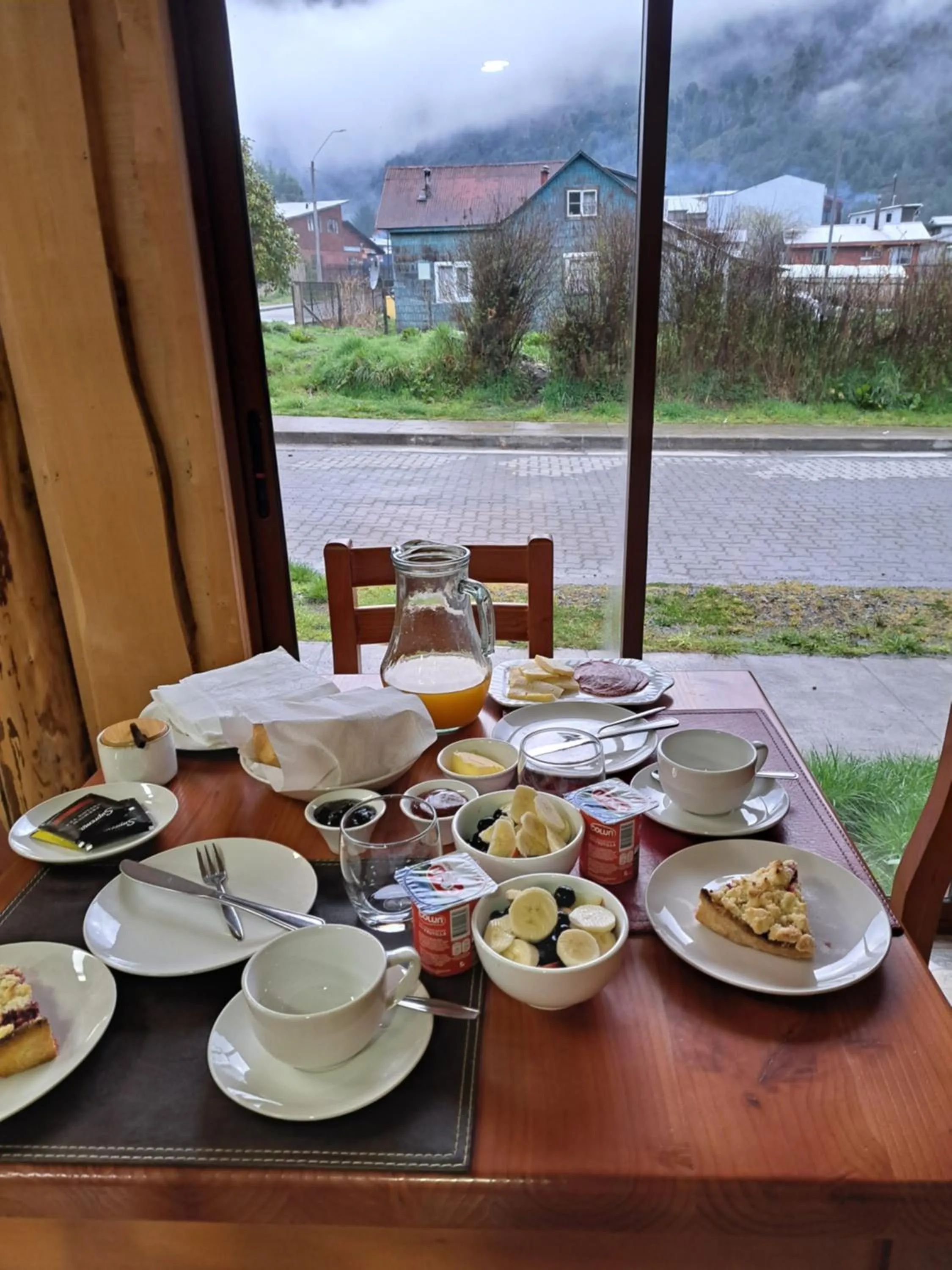 Dining area in Cabanas Senderos Puyuhuapi