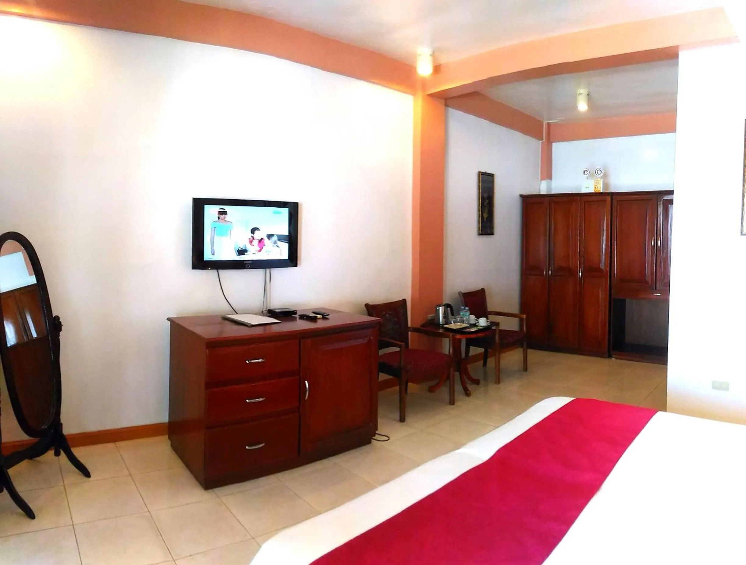 TV and multimedia in Anda White Beach Resort