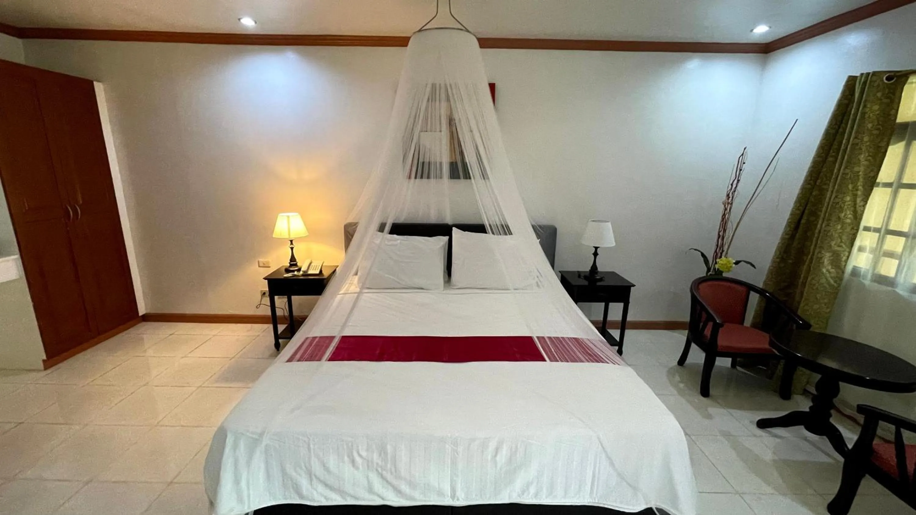 Bed in Anda White Beach Resort