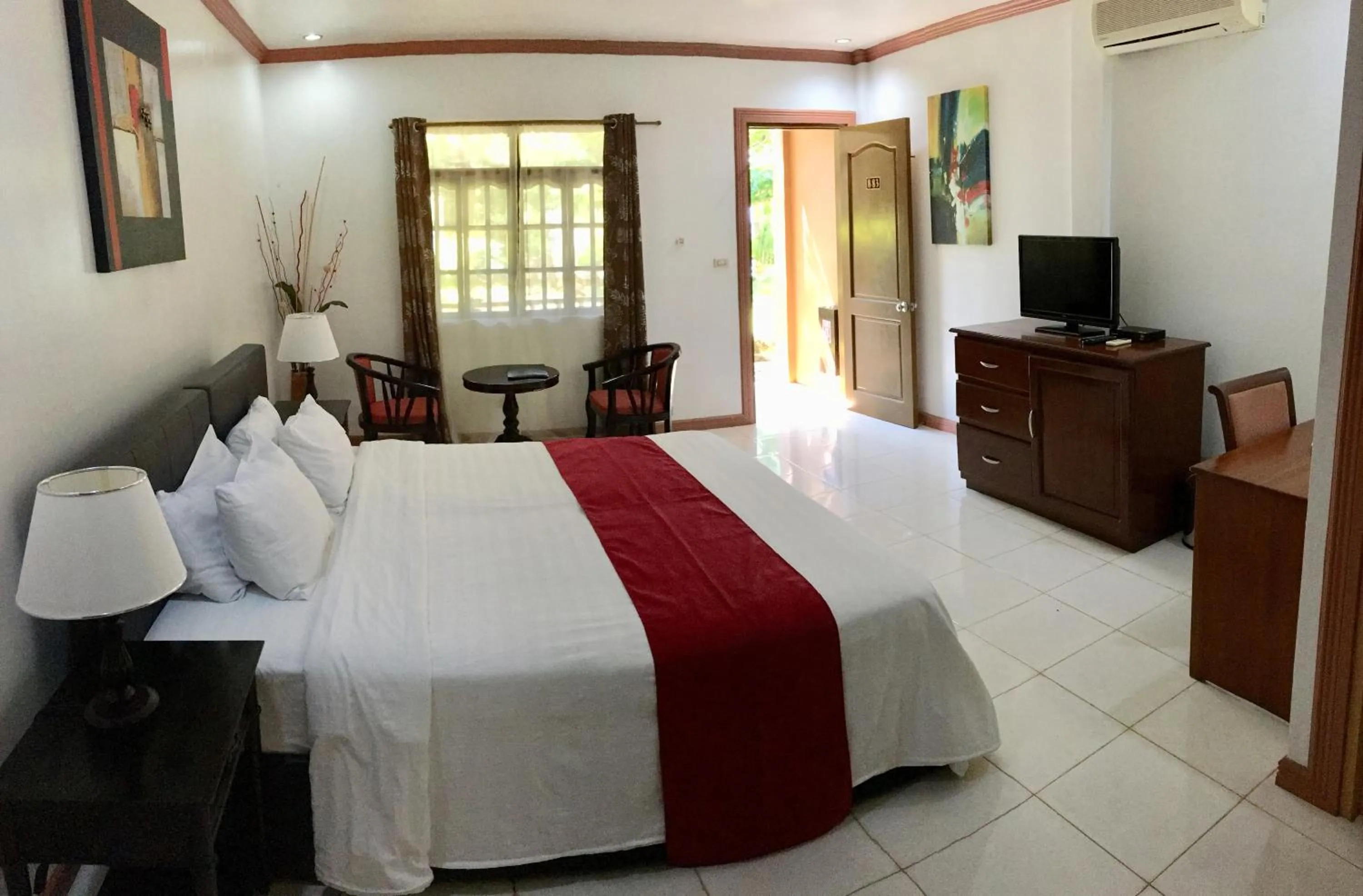 Photo of the whole room, Bed in Anda White Beach Resort