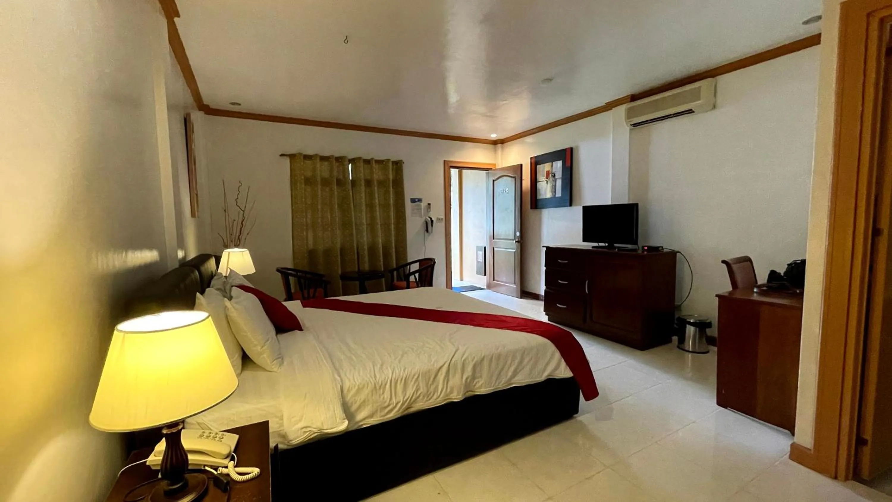 Bed in Anda White Beach Resort