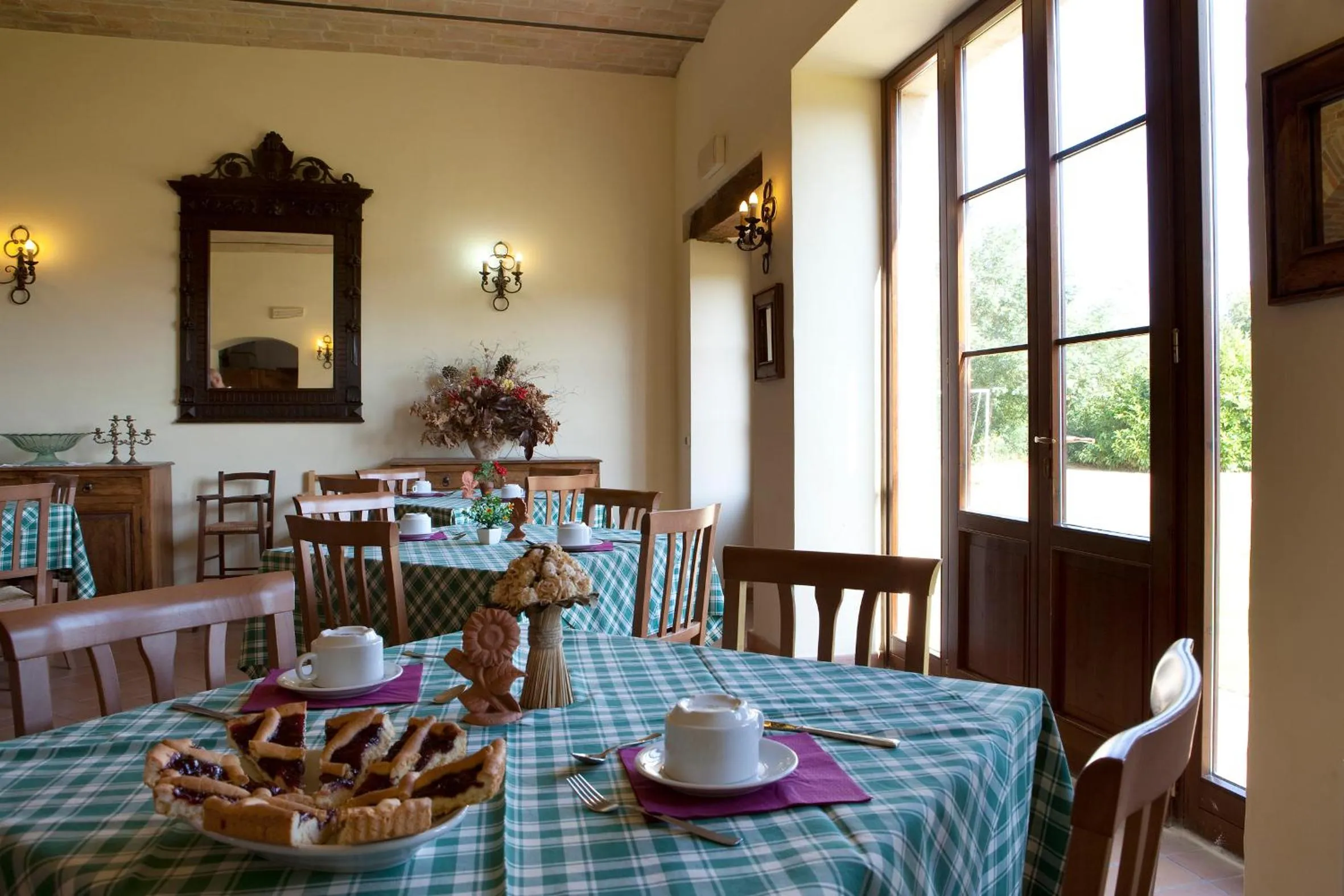 Restaurant/places to eat in Parco Ducale Country House