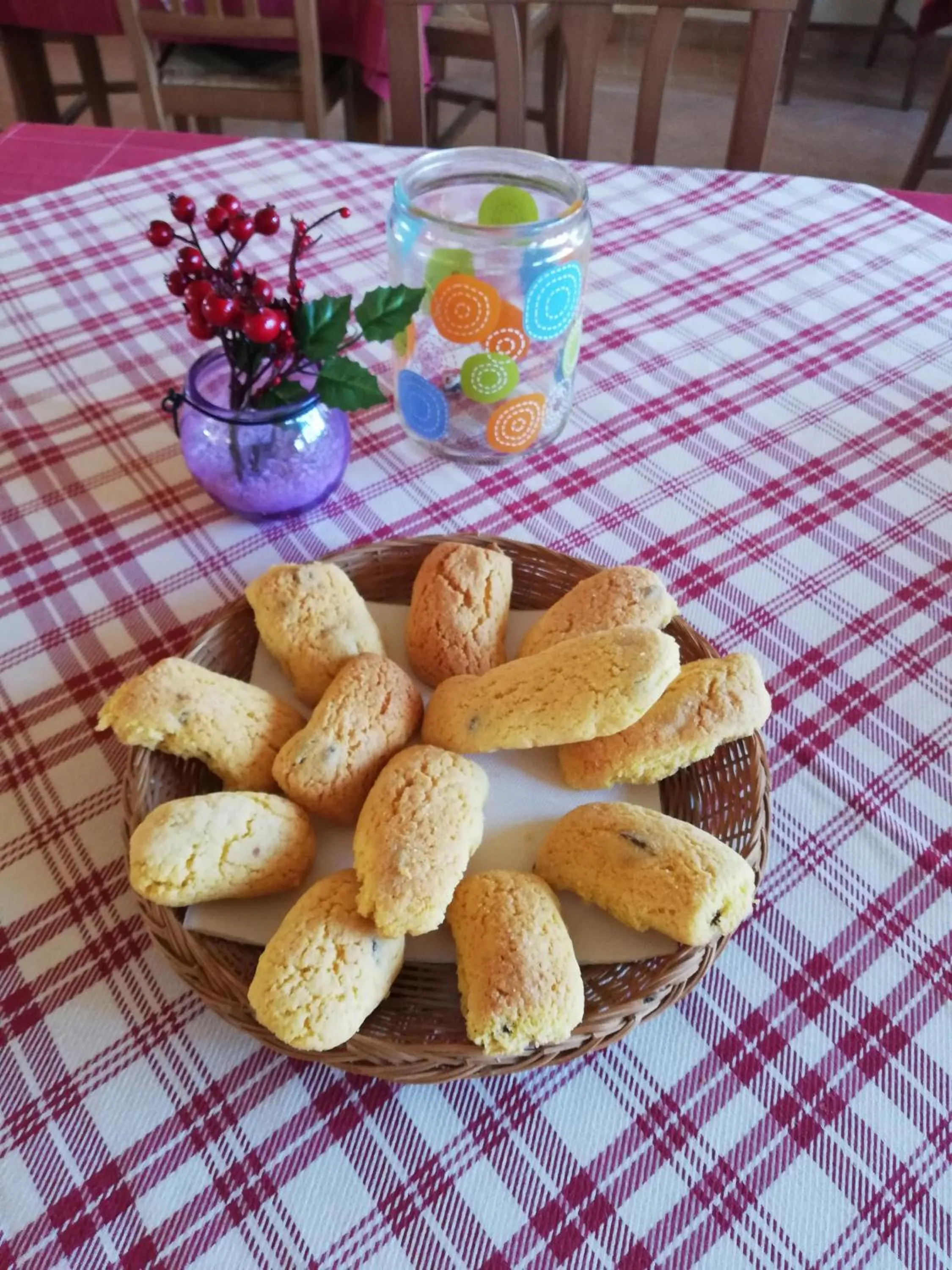 Continental breakfast in Parco Ducale Country House