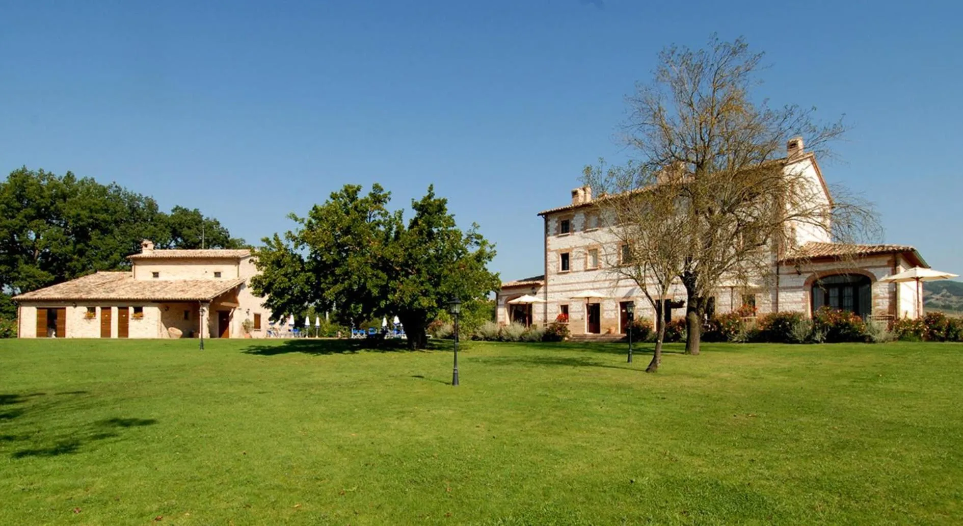 Garden view in Parco Ducale Country House