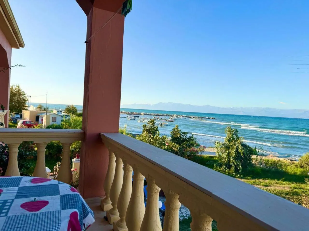 Makris Apartments