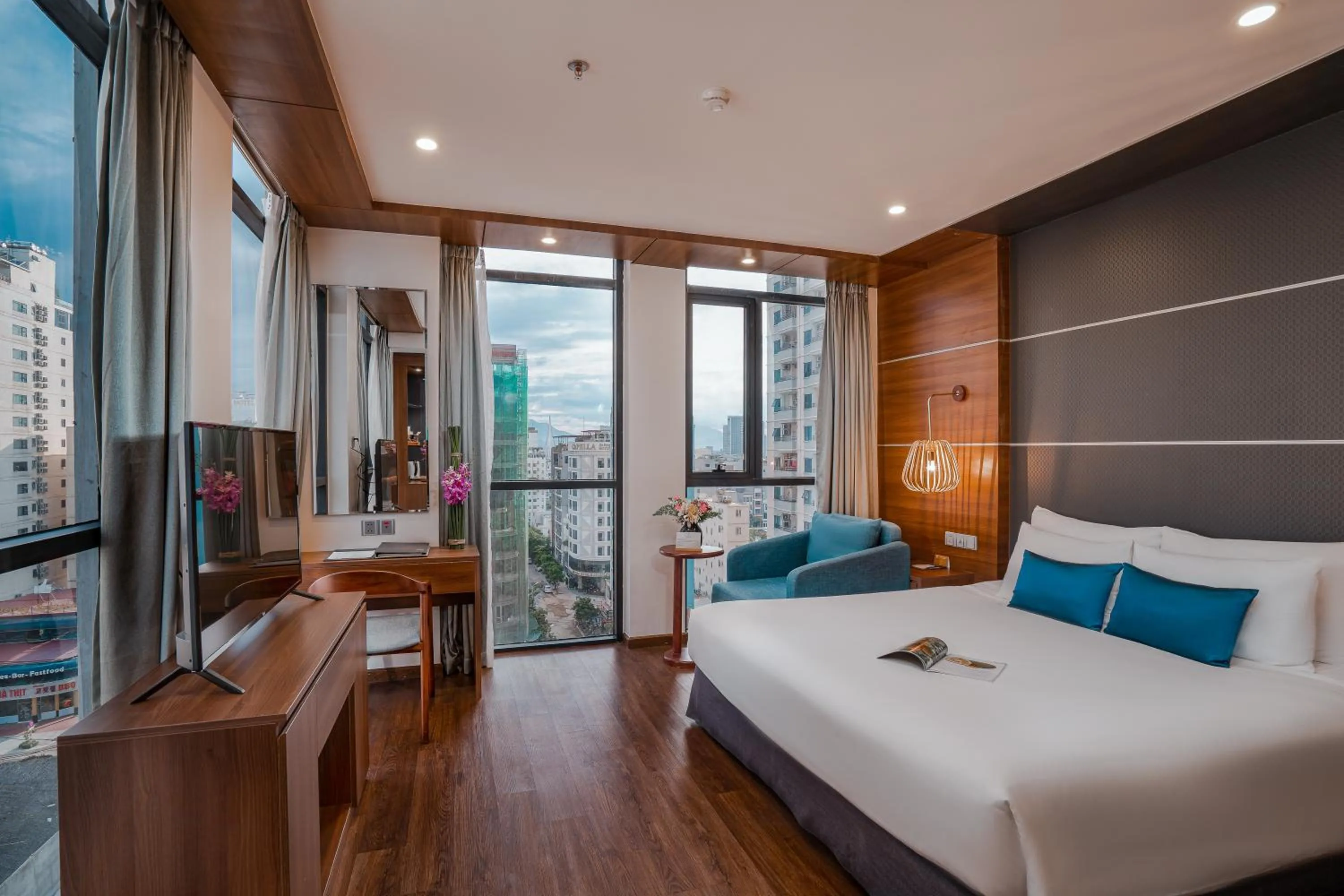 Bed in HAIAN Beach Hotel & Spa