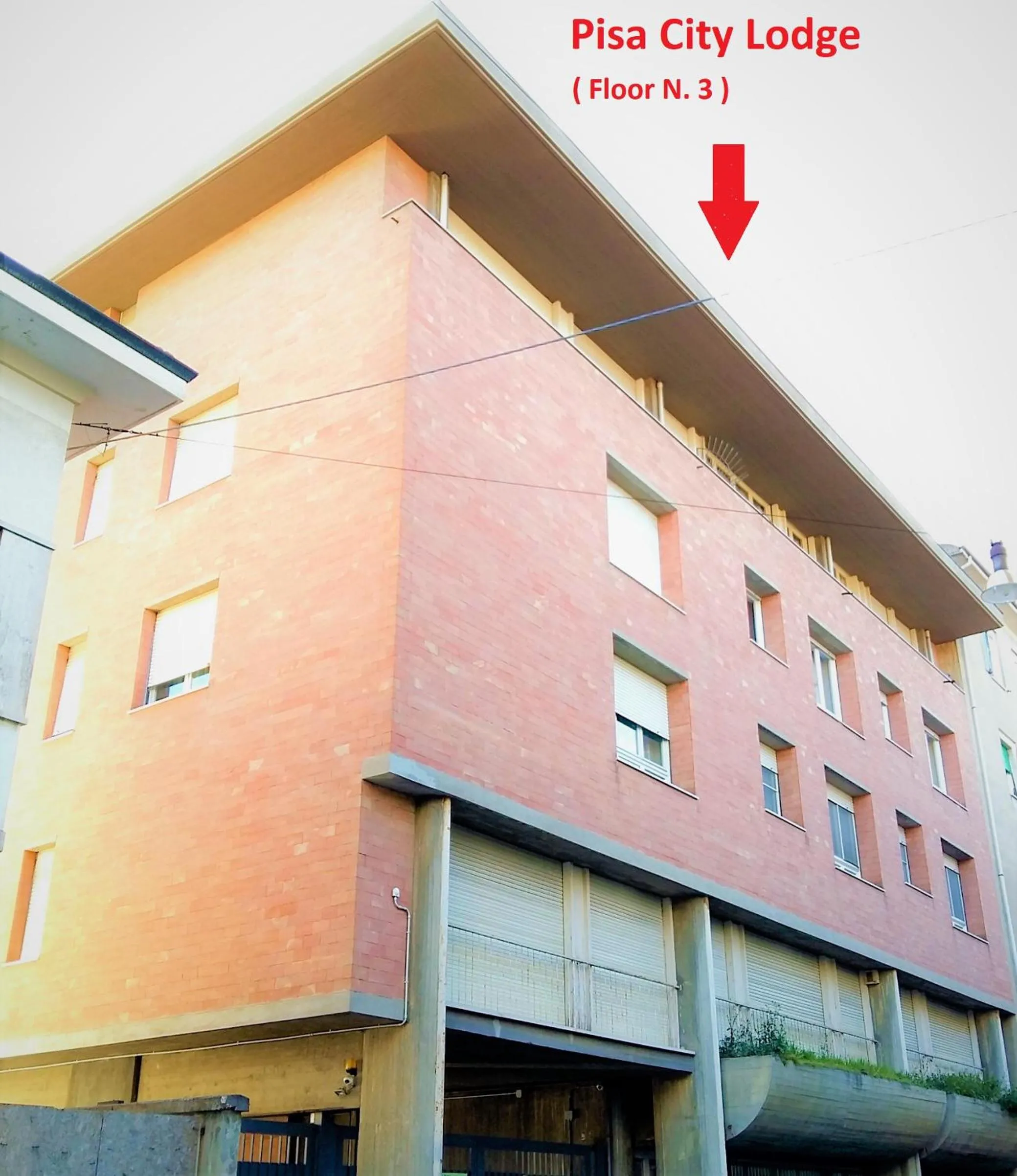 Facade/entrance in Pisa City Lodge