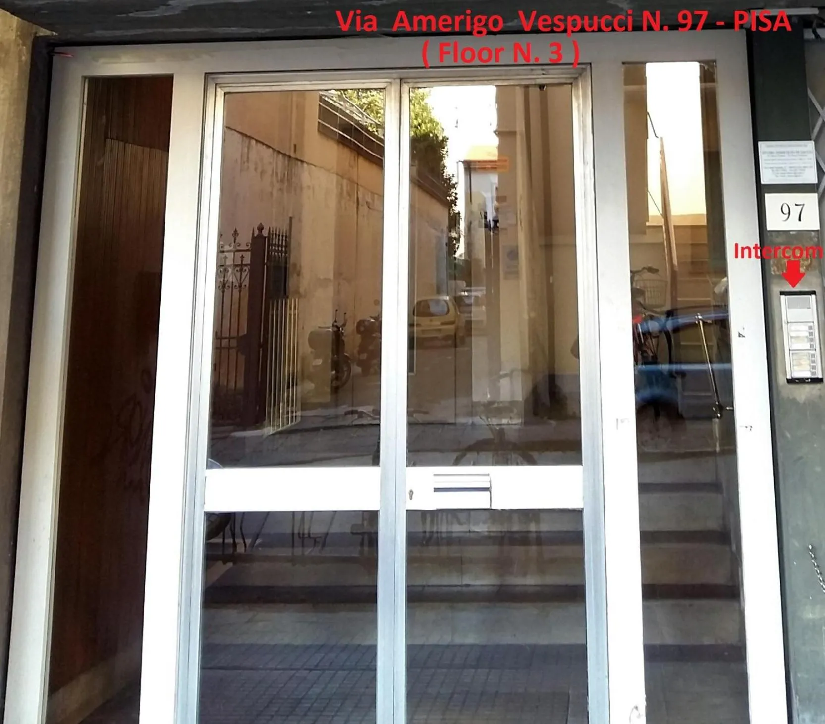 Facade/entrance in Pisa City Lodge