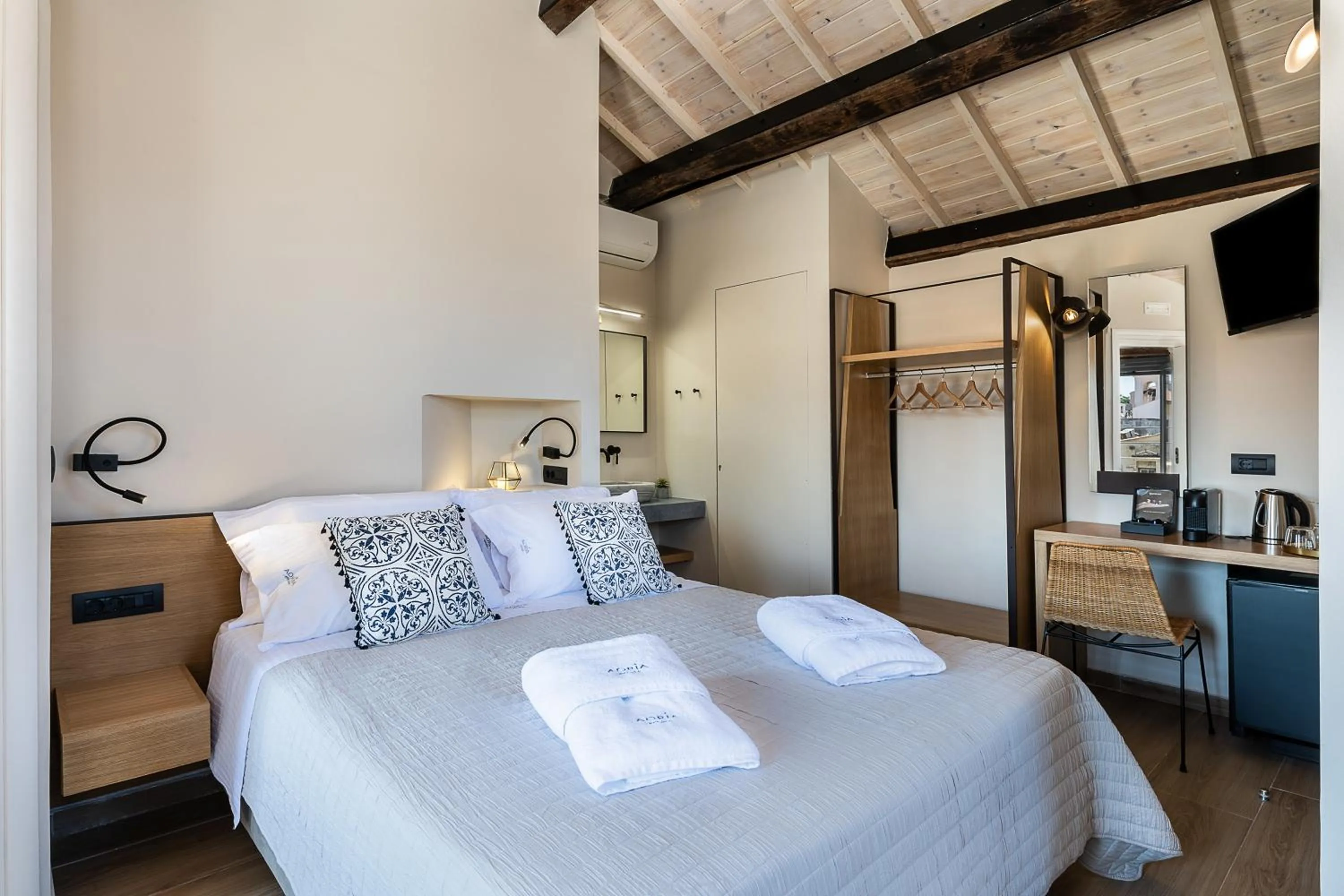 Bed in Aoria Estate Old Port