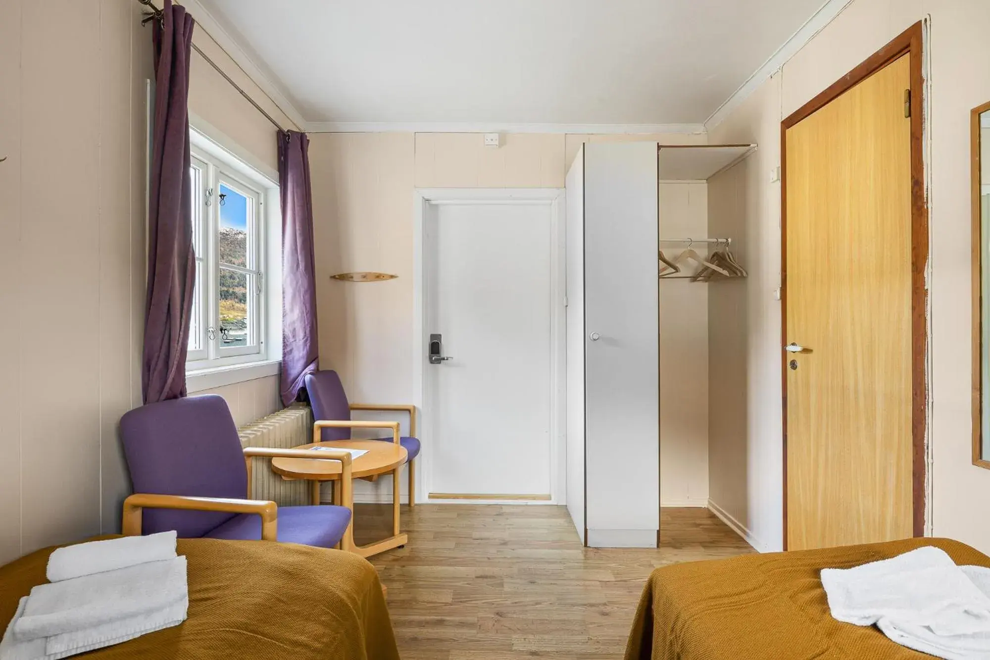 Standard Twin Room in Hardanger Guesthouse Standard Twin Room in Hardanger Guesthouse