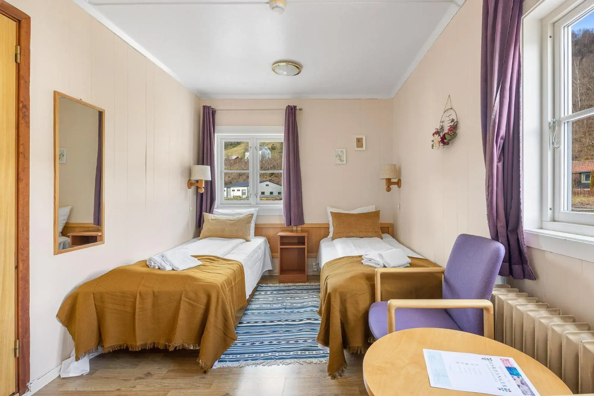 Standard Twin Room in Hardanger Guesthouse Standard Twin Room in Hardanger Guesthouse