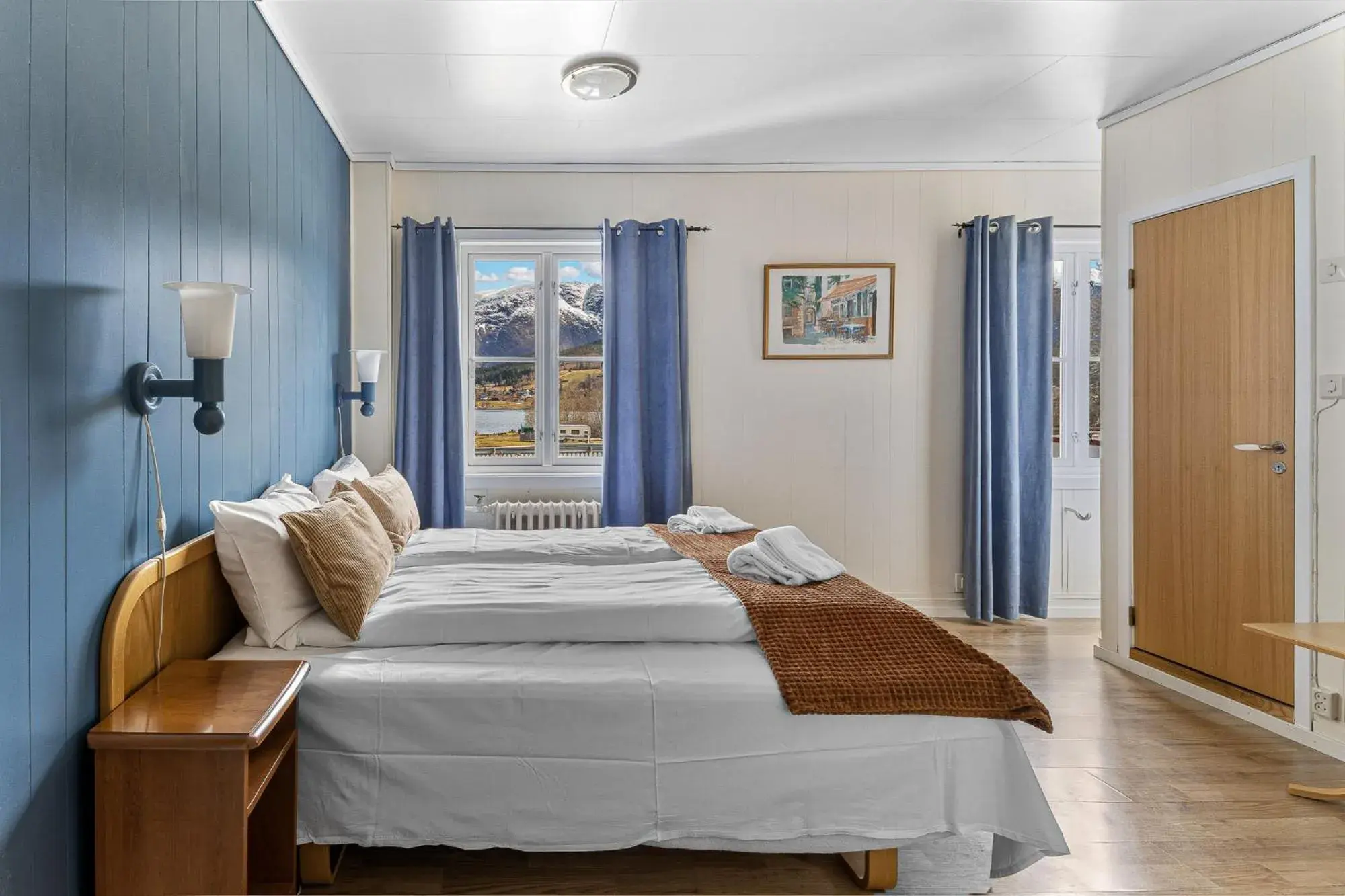 Double Room with Mountain View in Hardanger Guesthouse Double Room with Mountain View in Hardanger Guesthouse