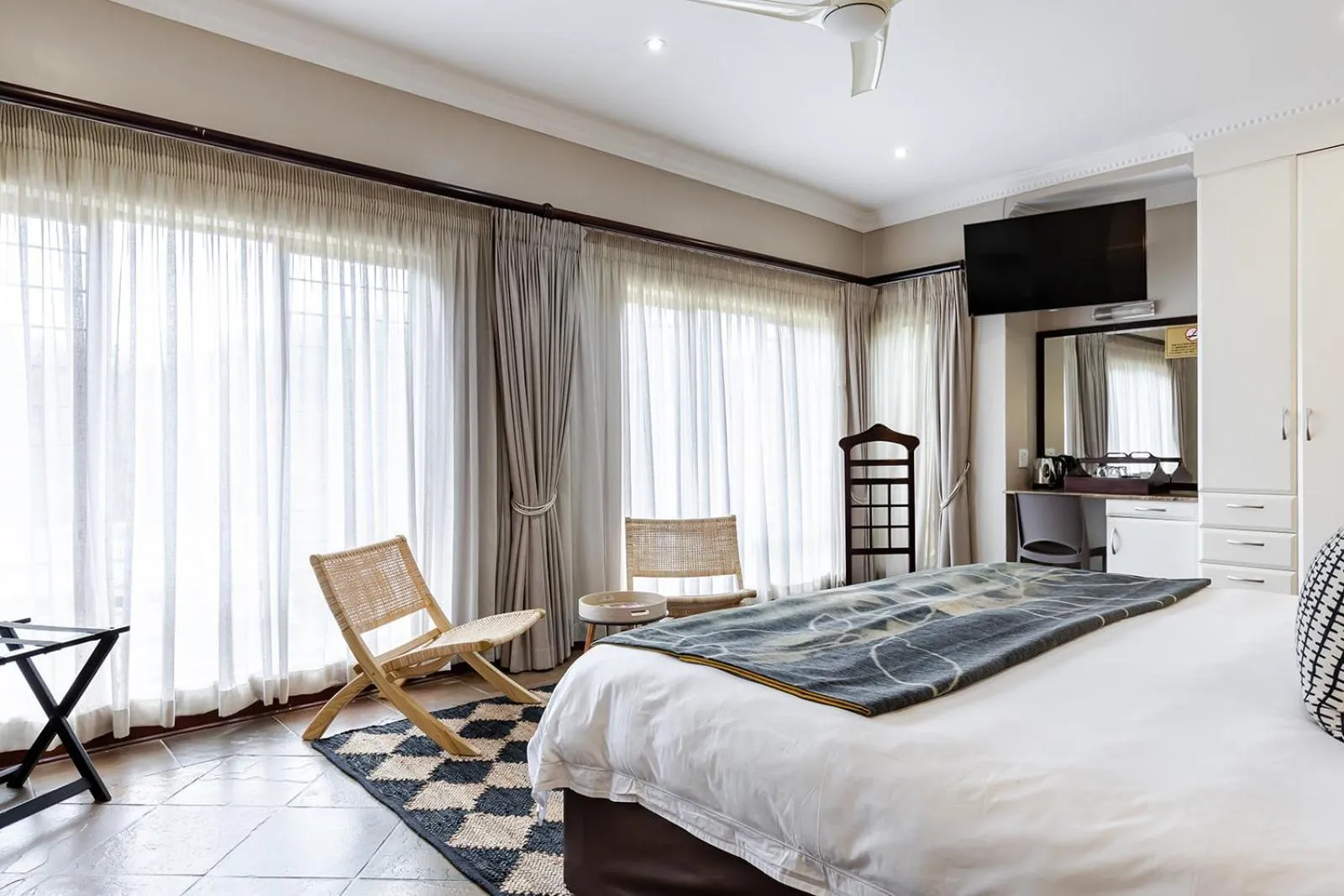 Bed in Matumi Golf Lodge