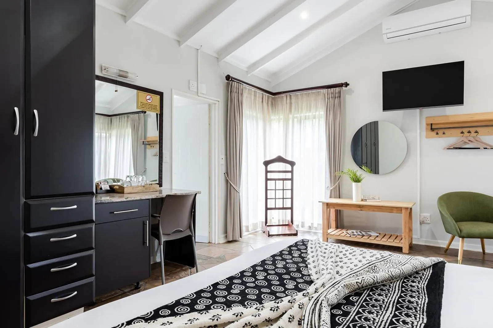 Bed in Matumi Golf Lodge