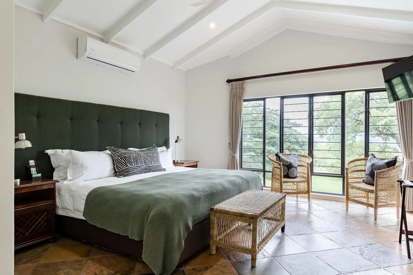 Bed in Matumi Golf Lodge