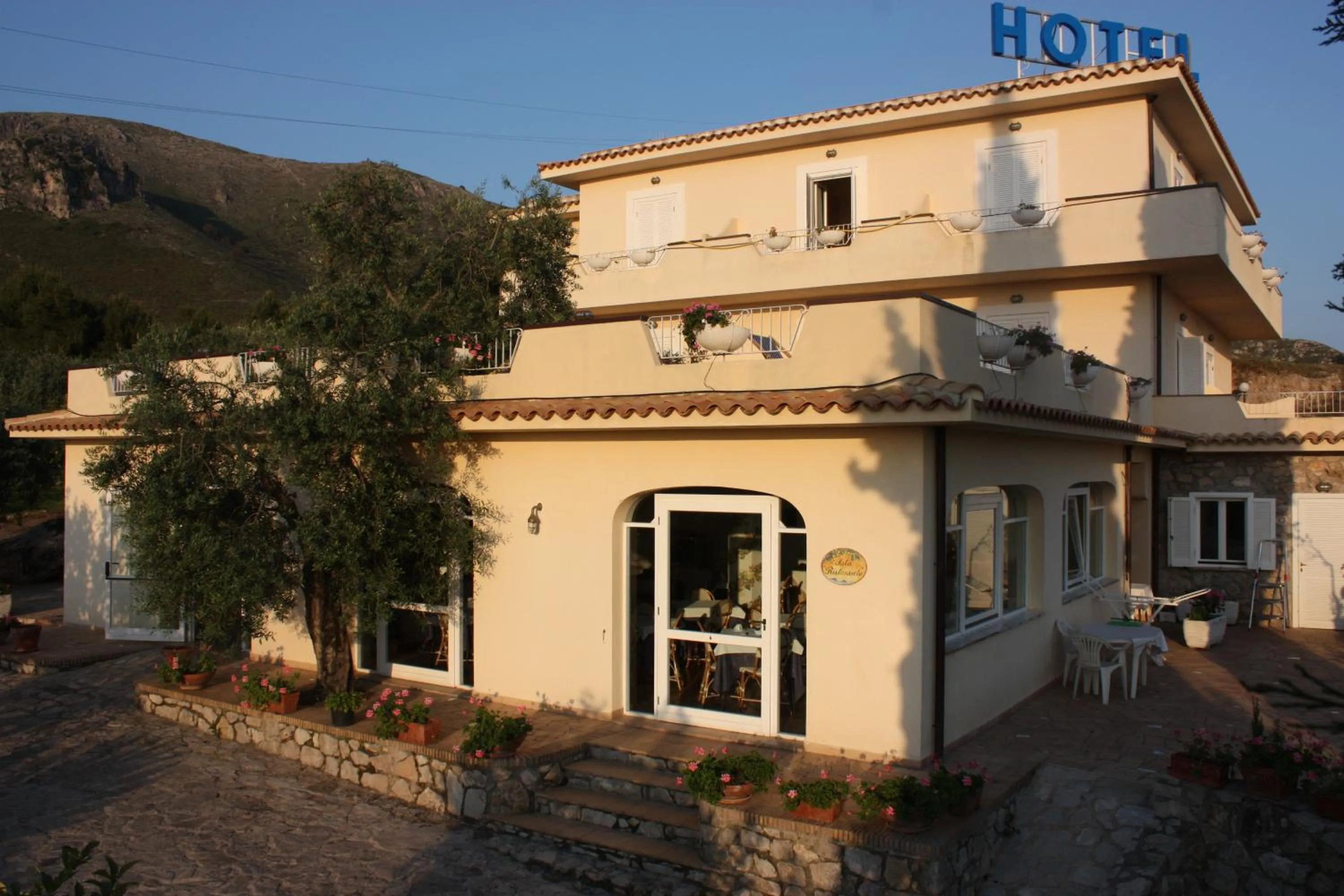 Facade/entrance in Hotel Belvedere