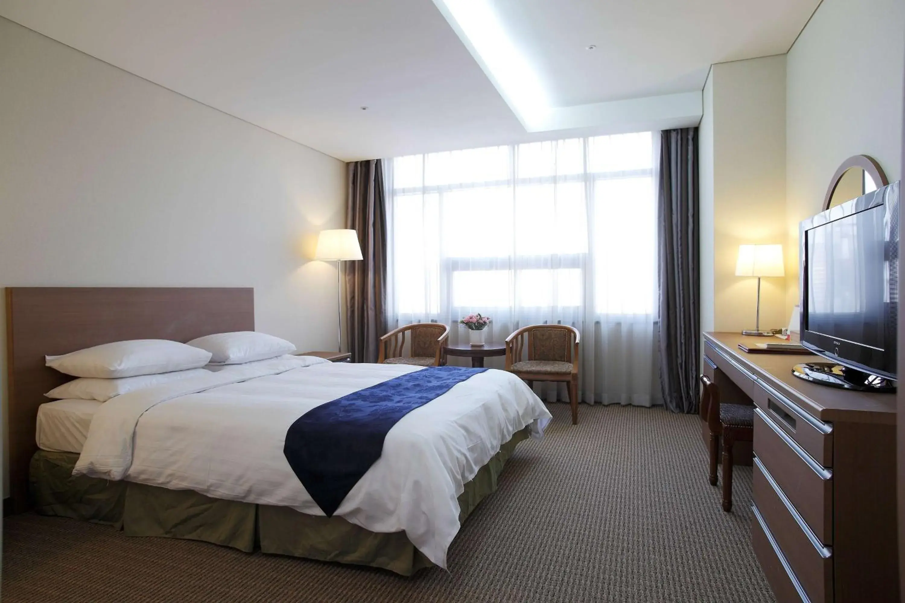 Photo of the whole room, Bed in Ramada by Wyndham Dongtan Photo of the whole room, Bed in Ramada by Wyndham Dongtan