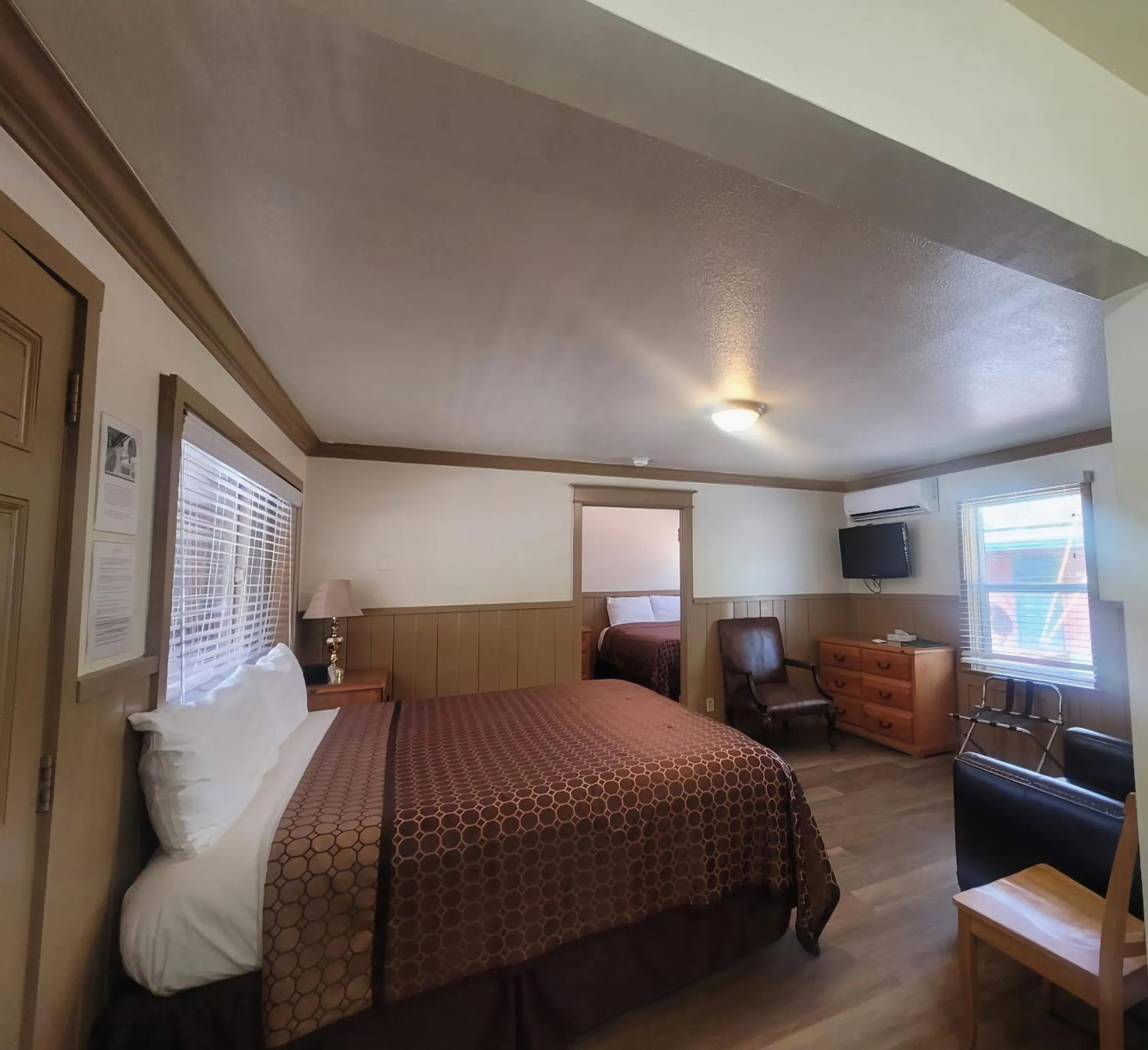 Bed in Kernville Inn