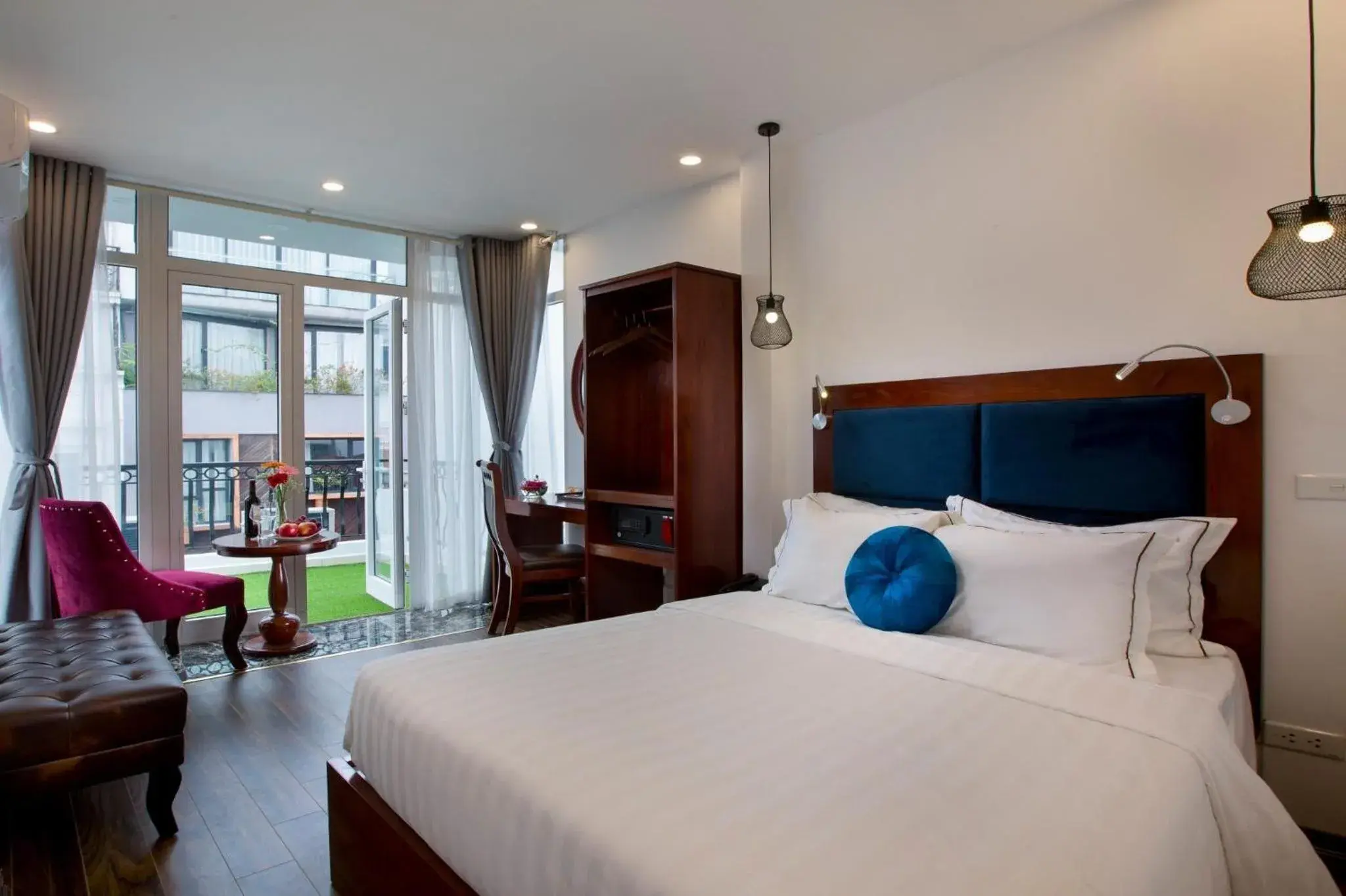 Bed in Antique Angel Hotel Bed in Antique Angel Hotel