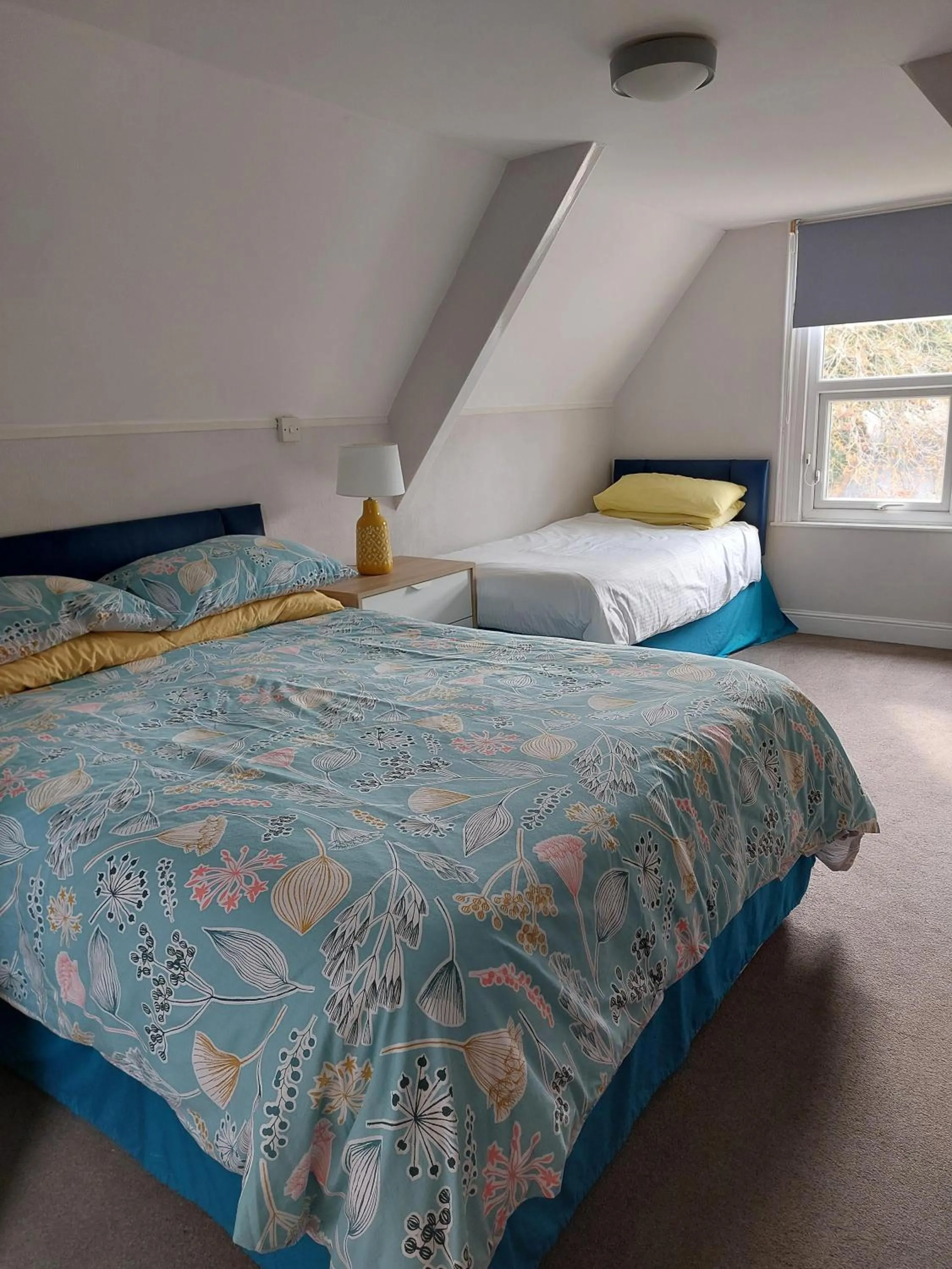 Bedroom, Bed in Abbey View Holiday Flats
