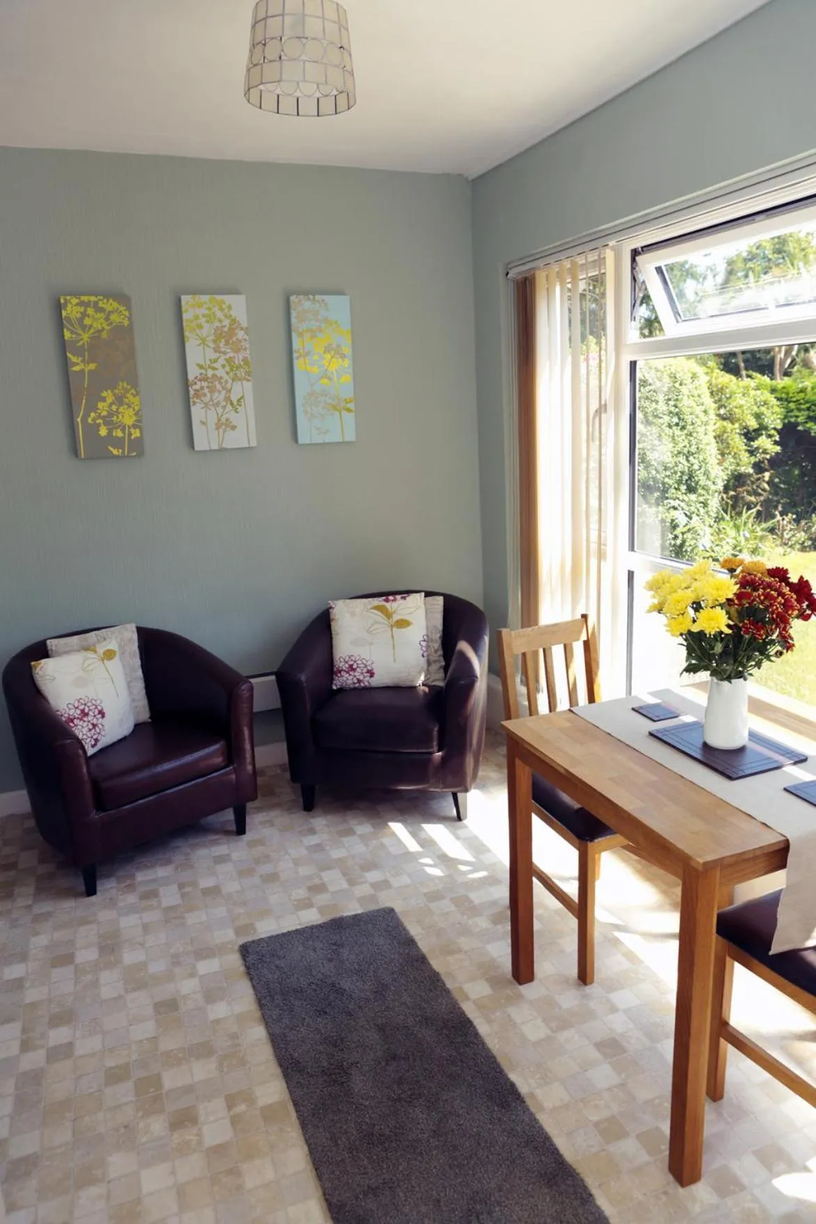 Kitchen or kitchenette in Abbey View Holiday Flats