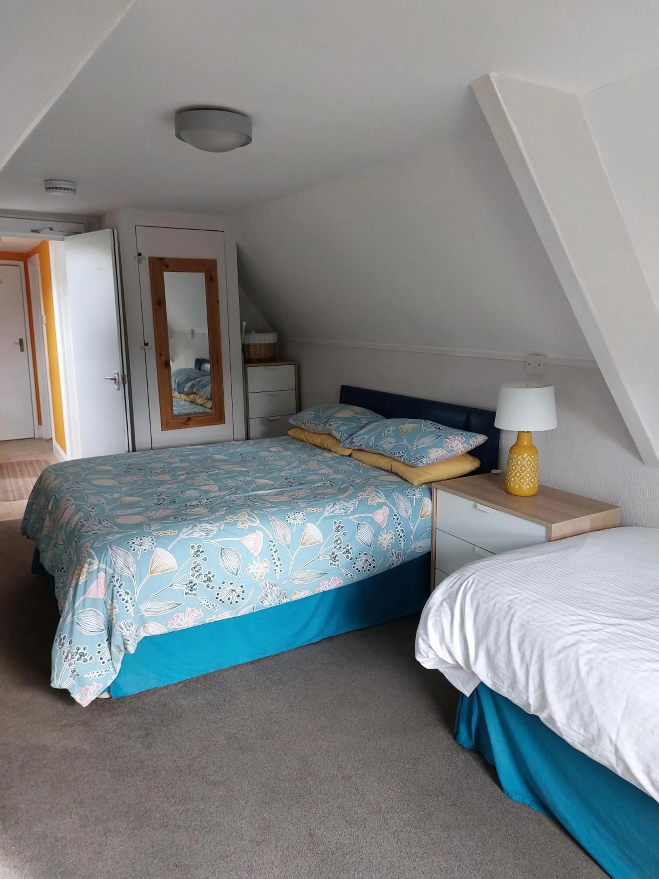 Bedroom, Bed in Abbey View Holiday Flats