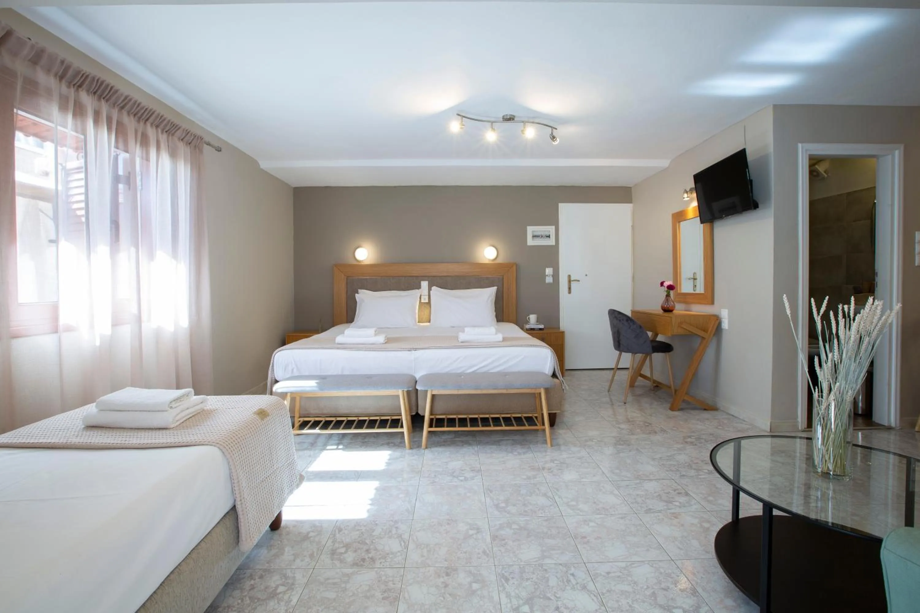 Bed in Athina résidence