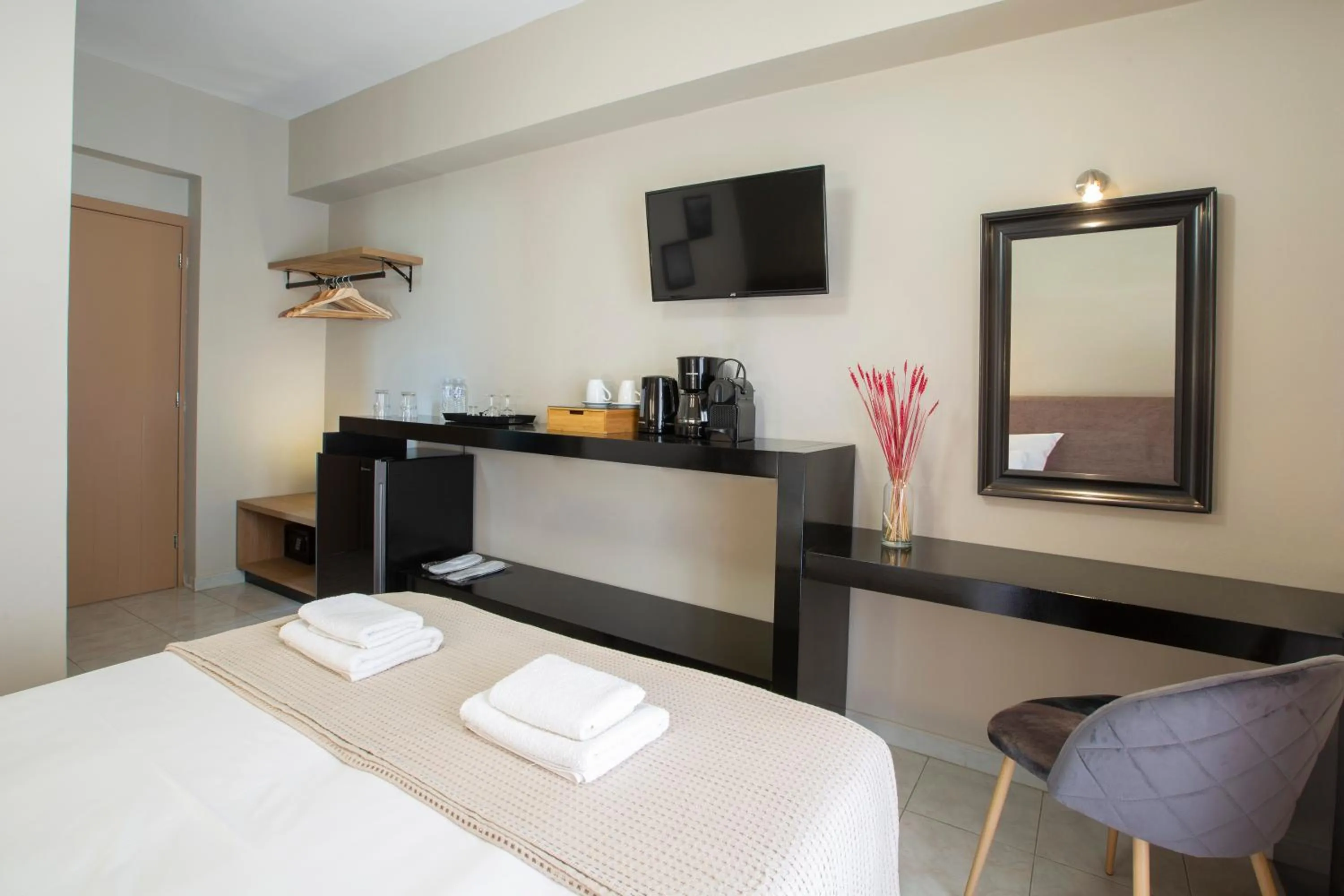 Bed in Athina résidence