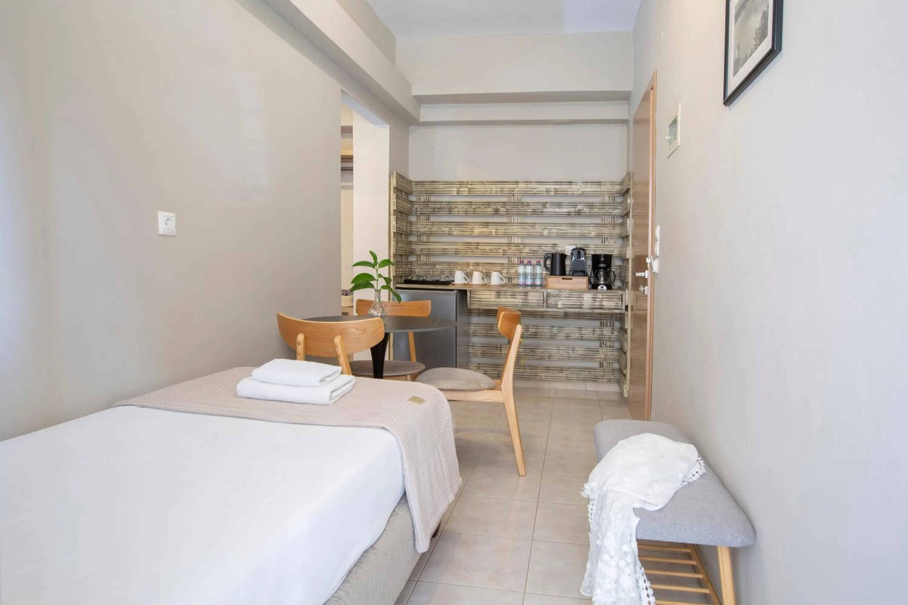 Bed in Athina résidence