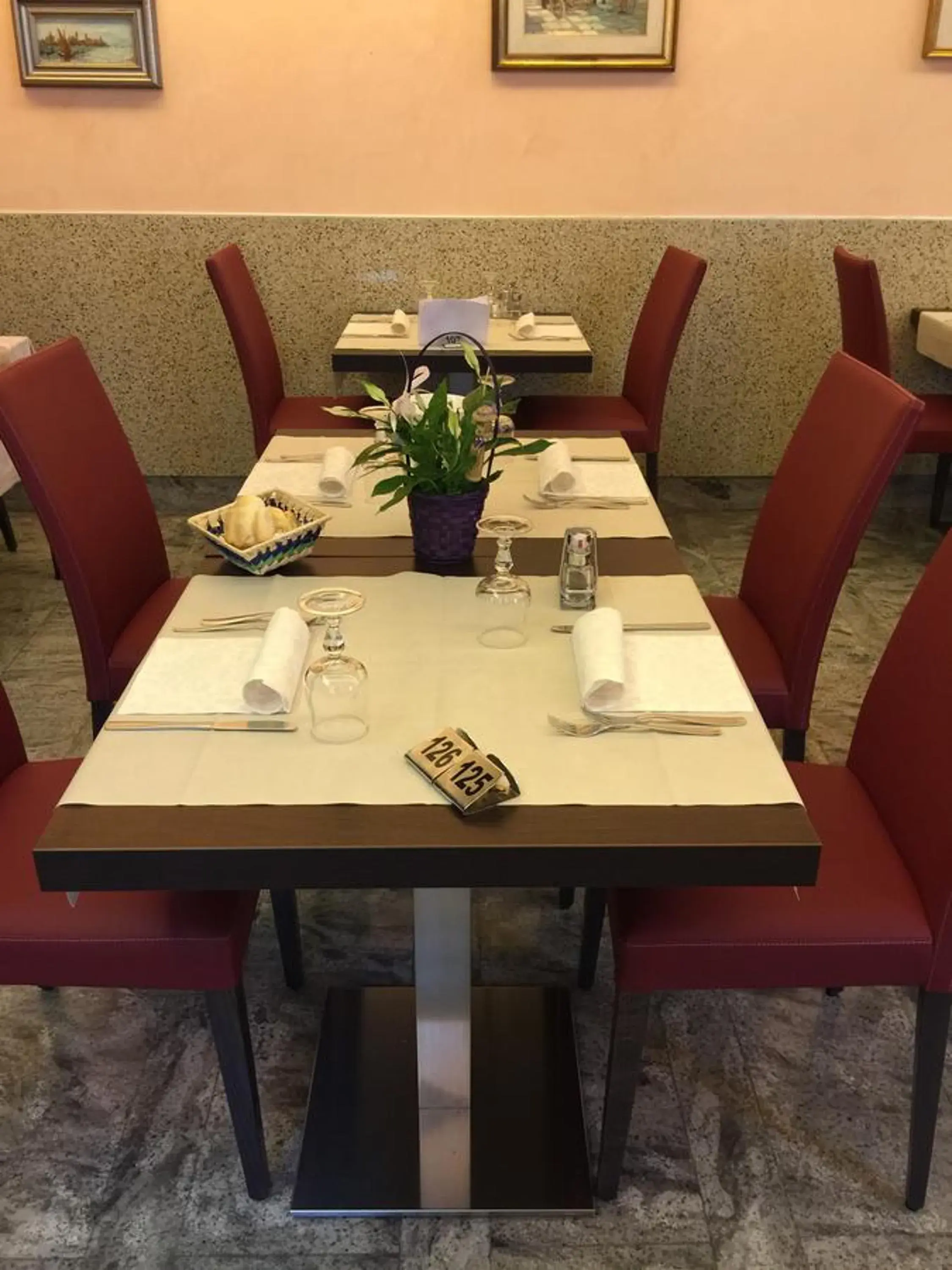 Restaurant/places to eat in Hotel Ragno D'Oro Restaurant/places to eat in Hotel Ragno D'Oro