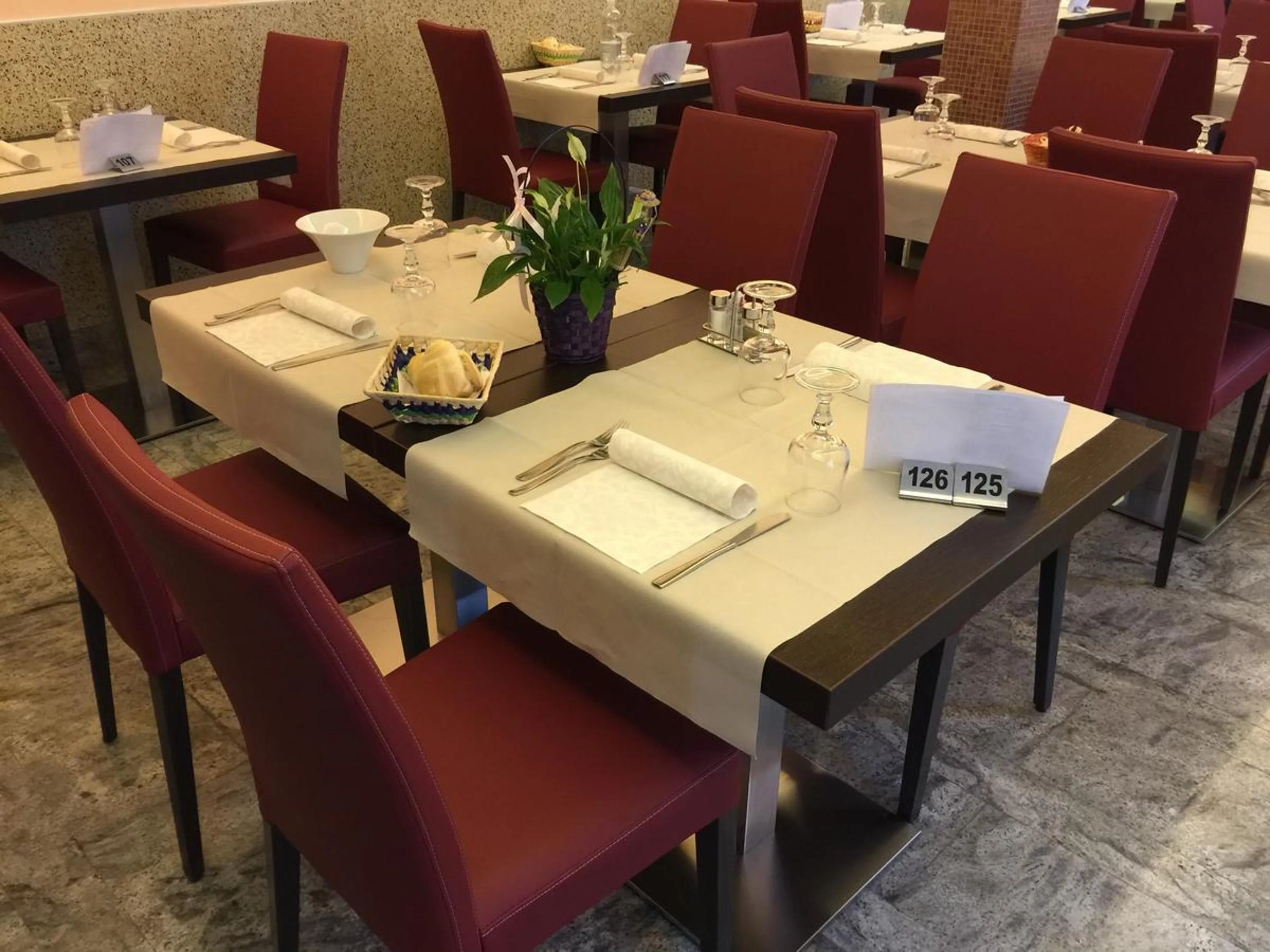 Restaurant/places to eat in Hotel Ragno D'Oro