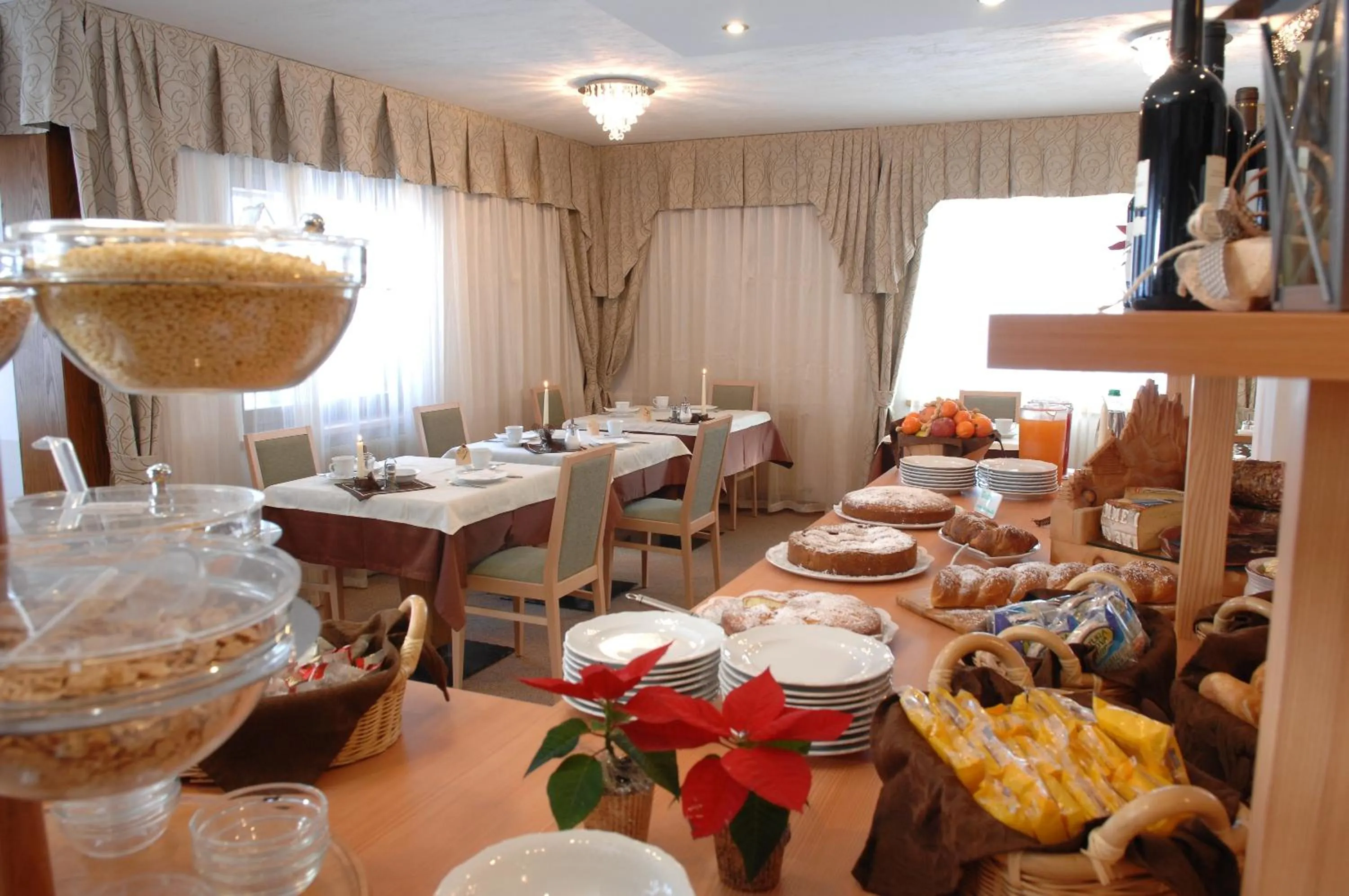 Food and drinks in Cimon Dolomites Hotel