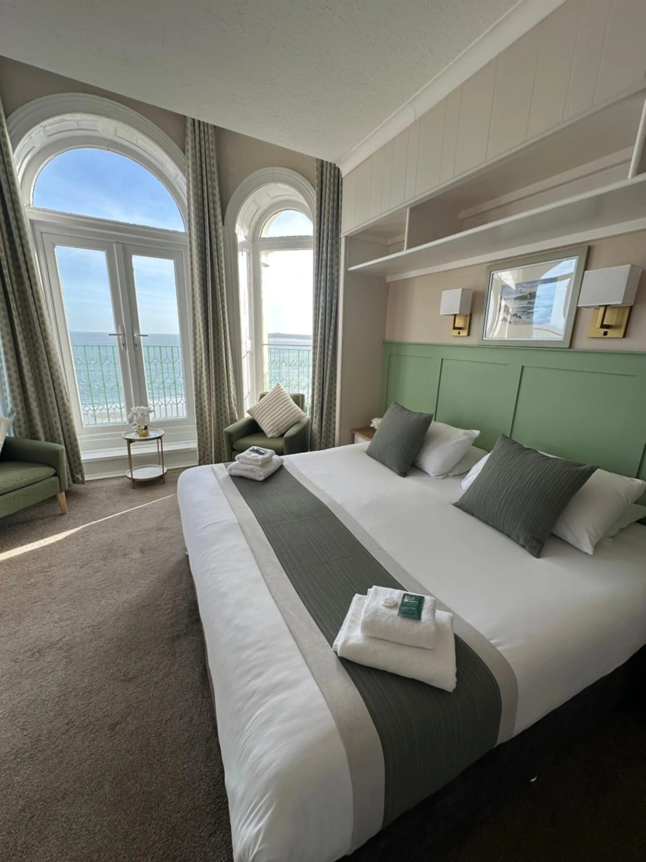 Bedroom, Bed in Clarence House Hotel