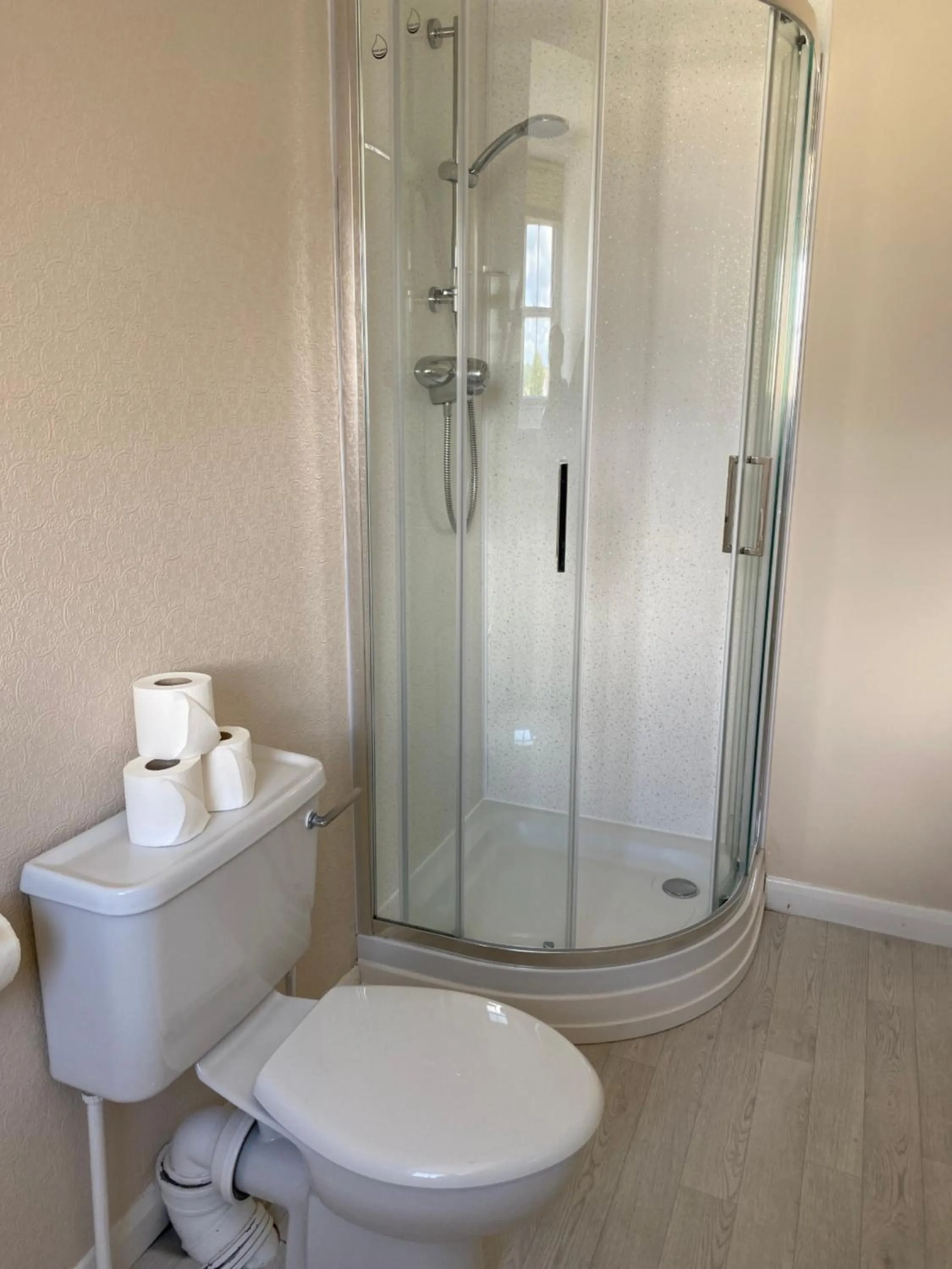 Shower in Clarence House Hotel