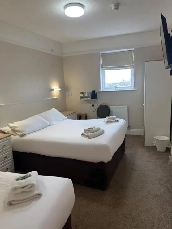 Photo of the whole room, Bed in Clarence House Hotel