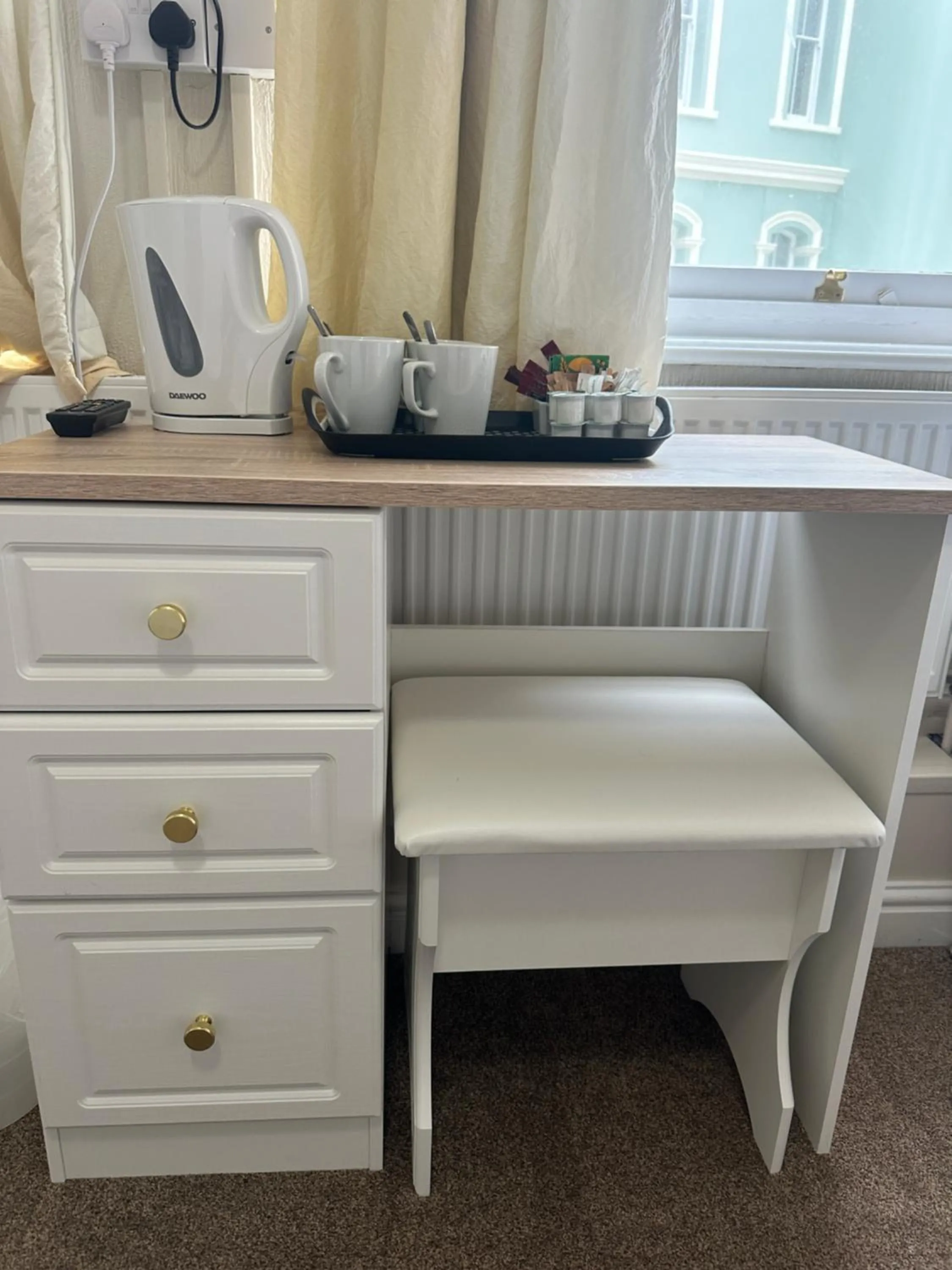Coffee/tea facilities in Clarence House Hotel