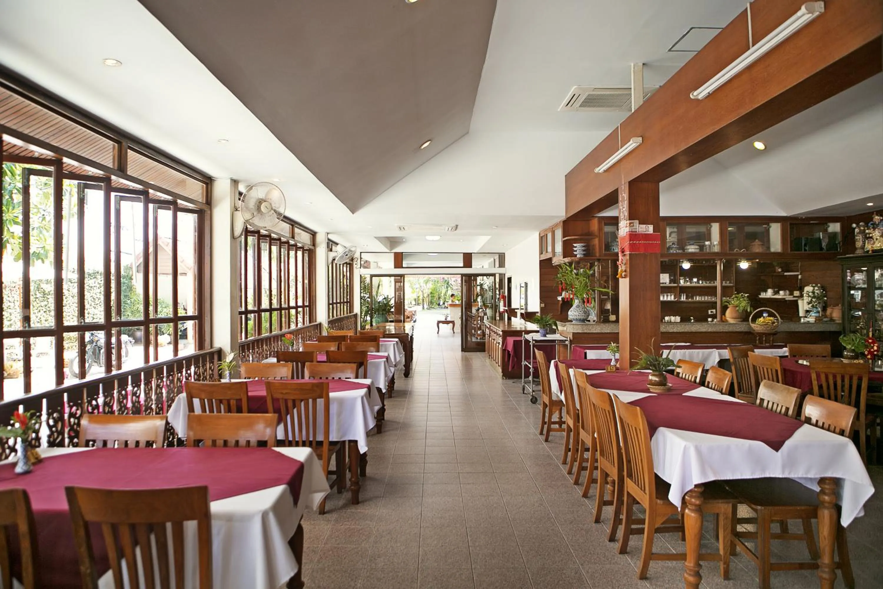 Restaurant/places to eat in Patong Palace Hotel - SHA Extra Plus